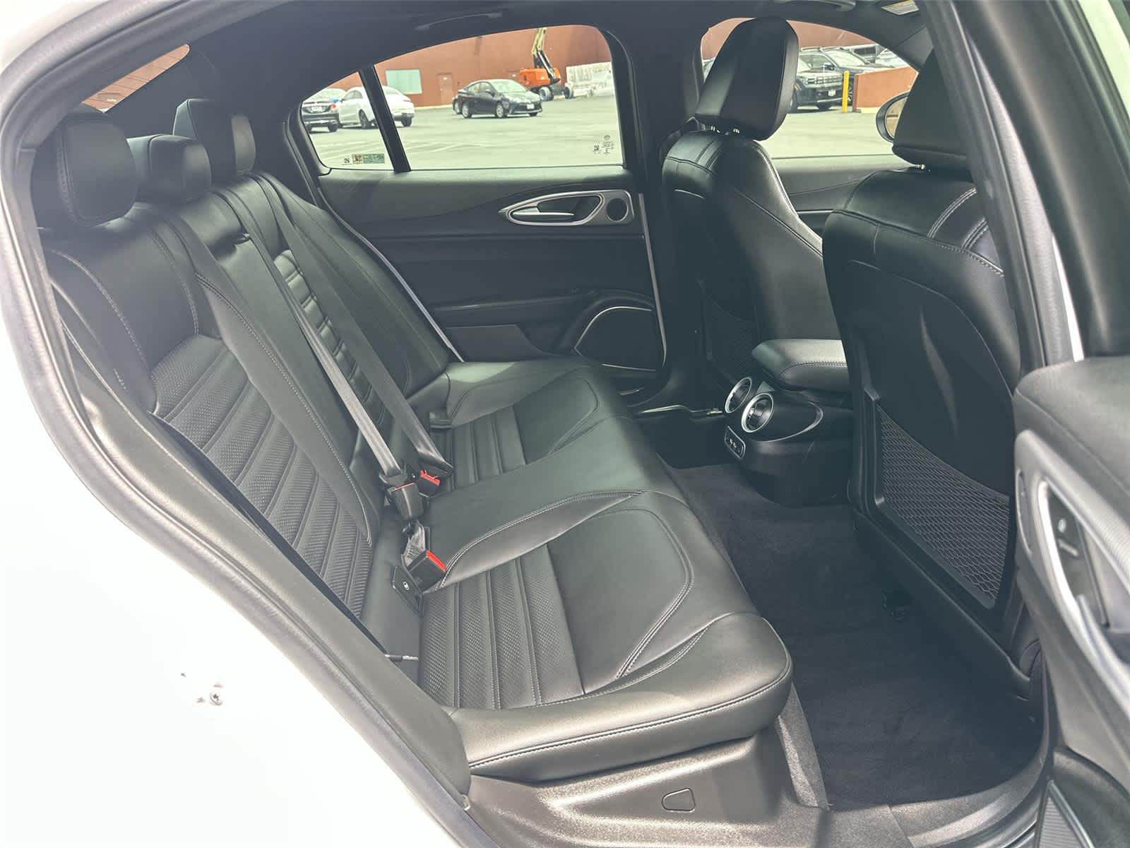 Thumbnail: 2023 Alfa Romeo Giulia - 13