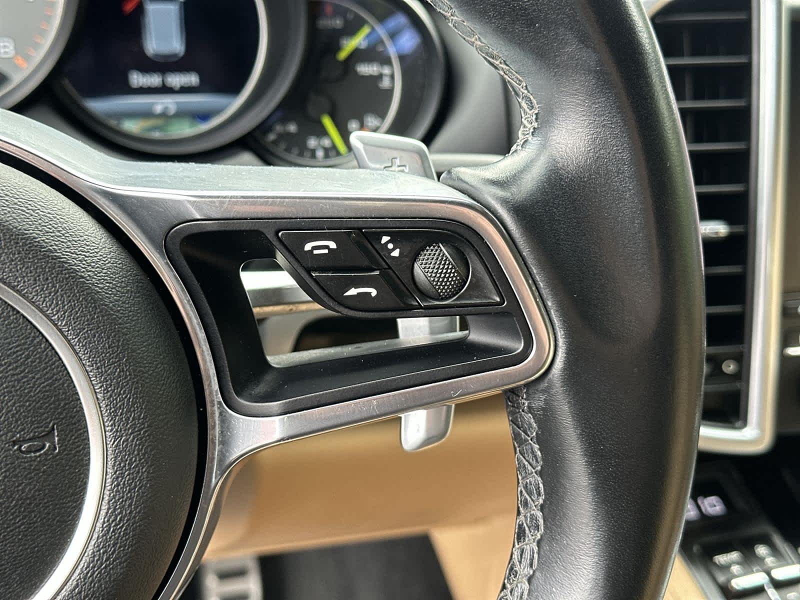 Thumbnail: 2017 Porsche Cayenne - 25