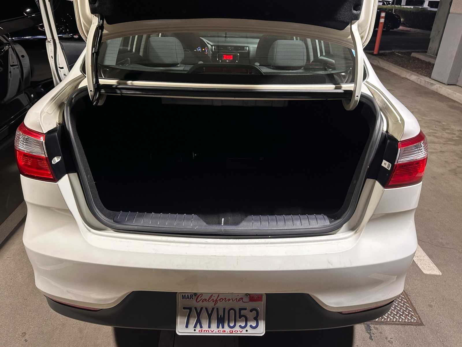 Thumbnail: 2016 Kia Rio - 9