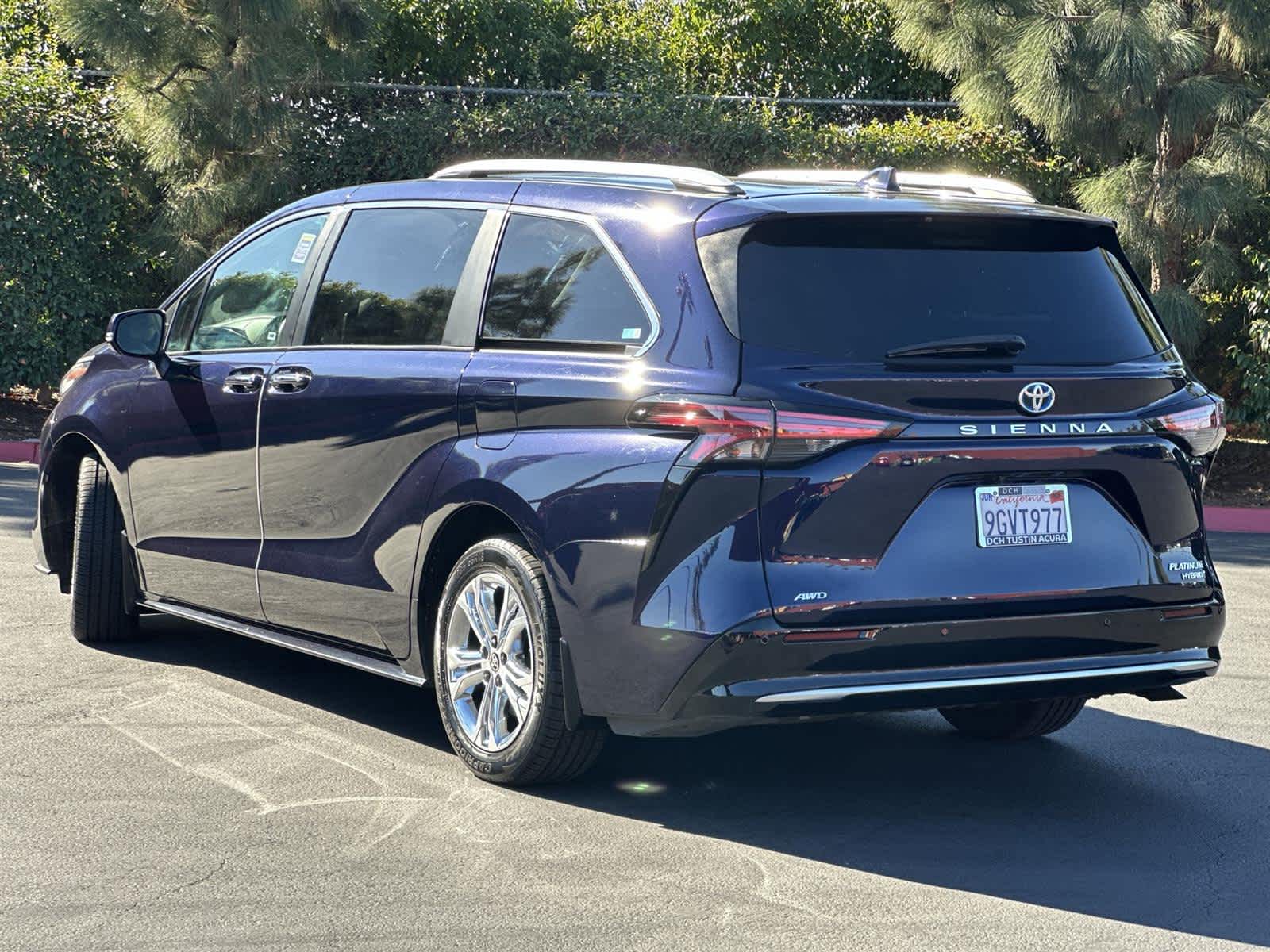 Thumbnail: 2023 Toyota Sienna - 4