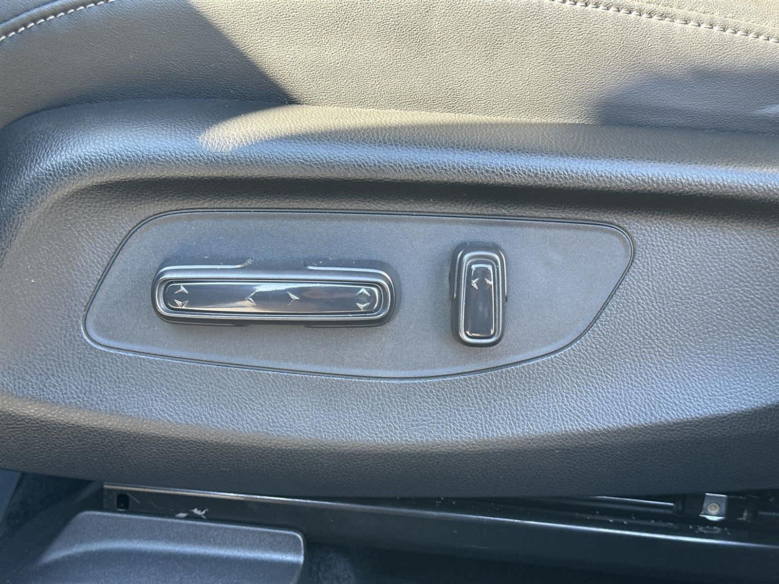 Thumbnail: 2025 Acura ADX - 22