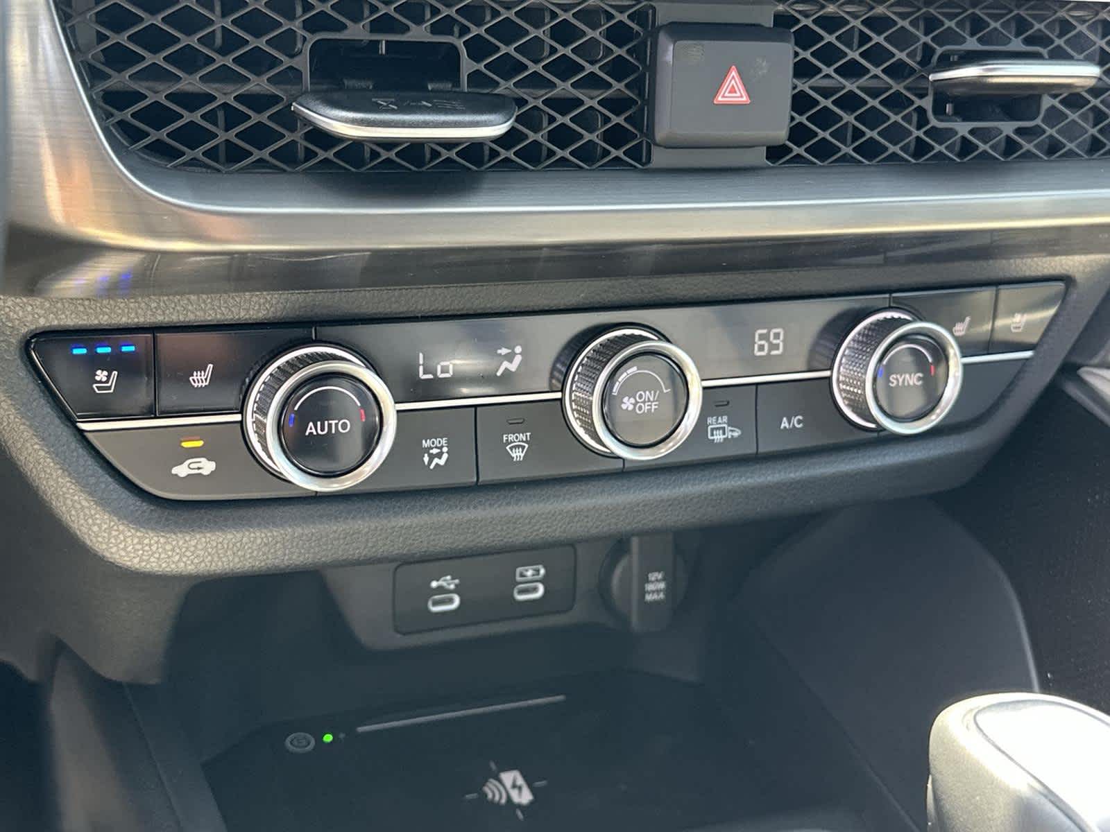 Thumbnail: 2025 Acura ADX - 26