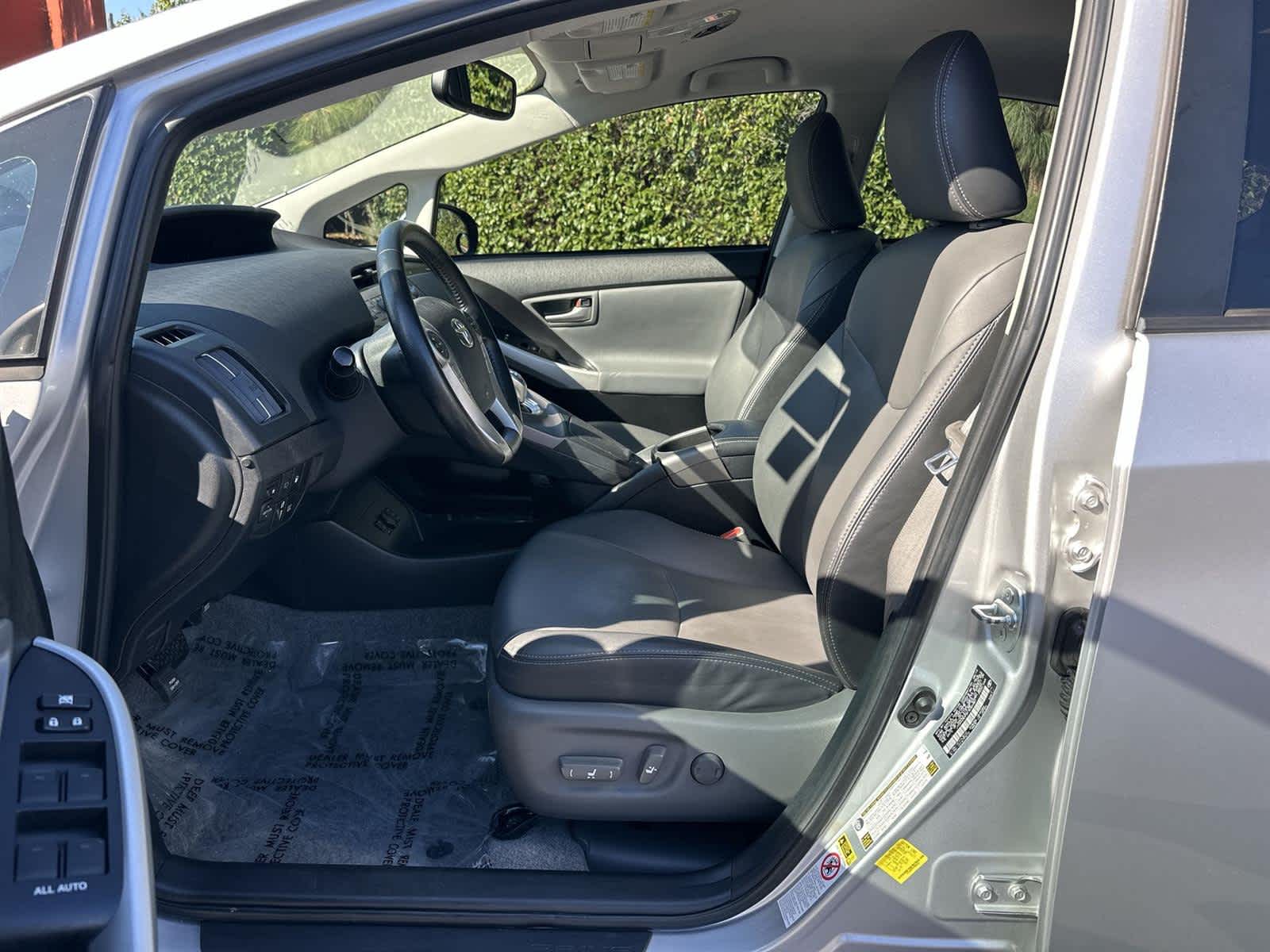 Thumbnail: 2015 Toyota Prius - 11