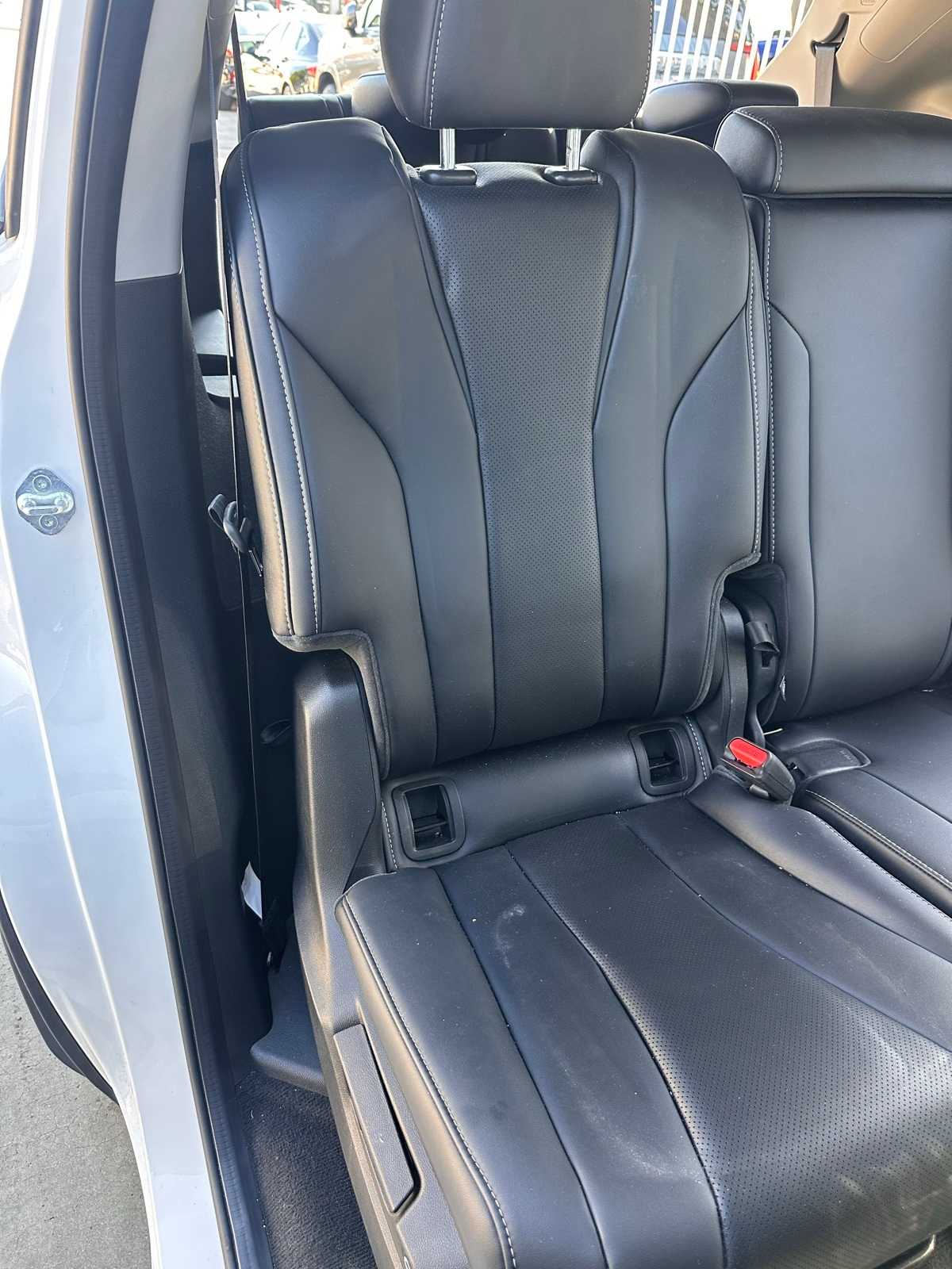 Thumbnail: 2023 Acura MDX - 11