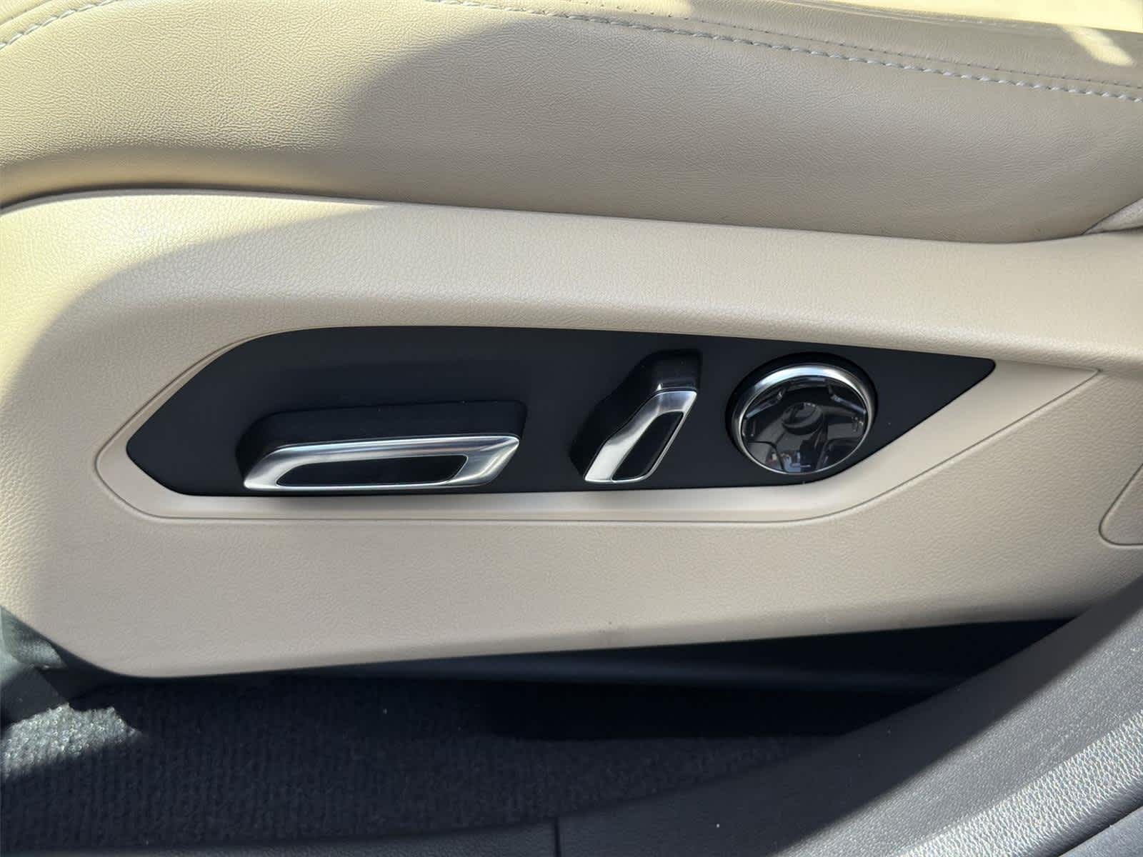 Thumbnail: 2023 Acura RDX - 24