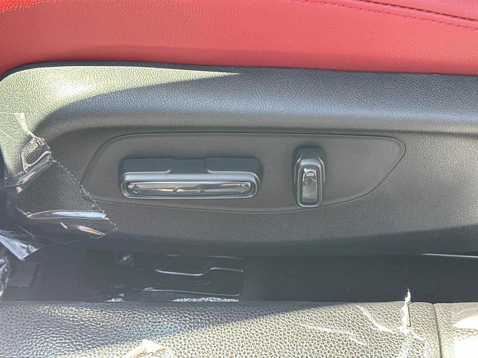 Thumbnail: 2025 Acura Integra - 22