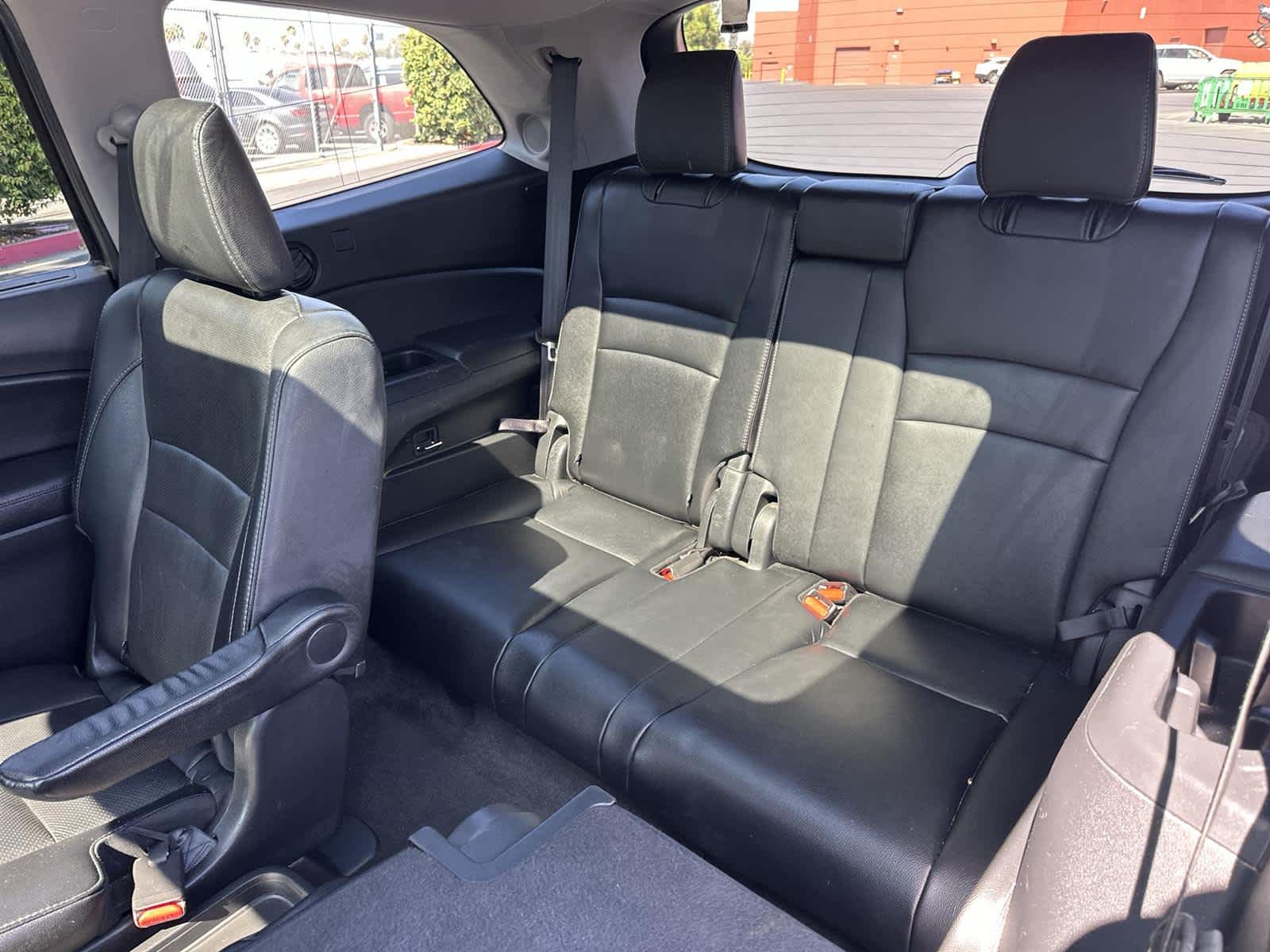 Thumbnail: 2017 Honda Pilot - 32