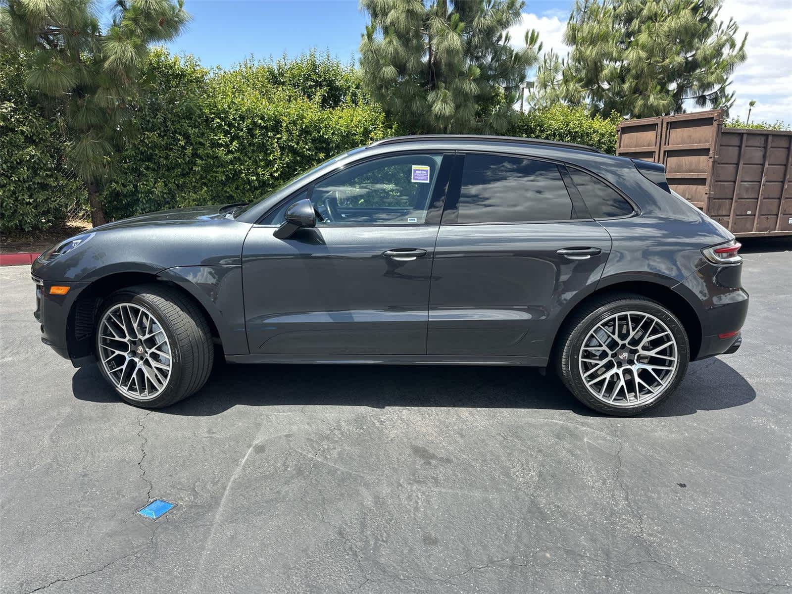 Thumbnail: 2020 Porsche Macan - 3