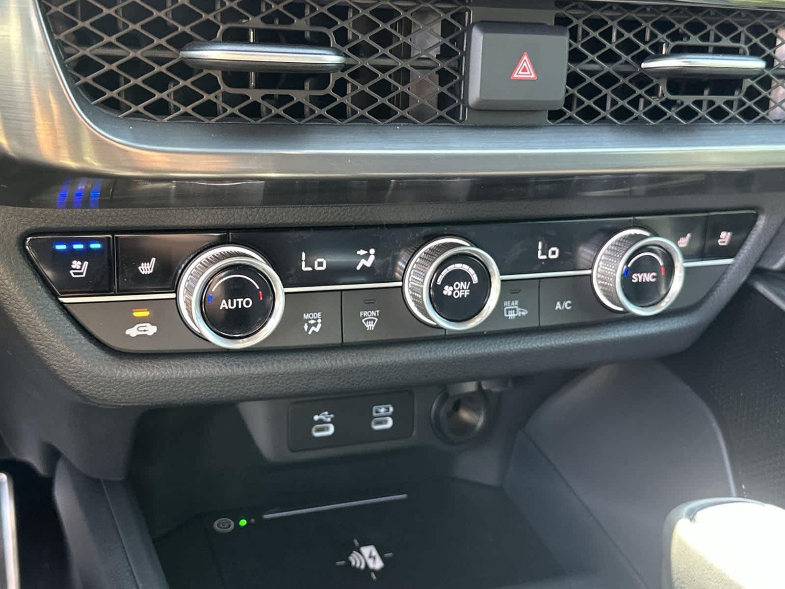 Thumbnail: 2025 Acura ADX - 25