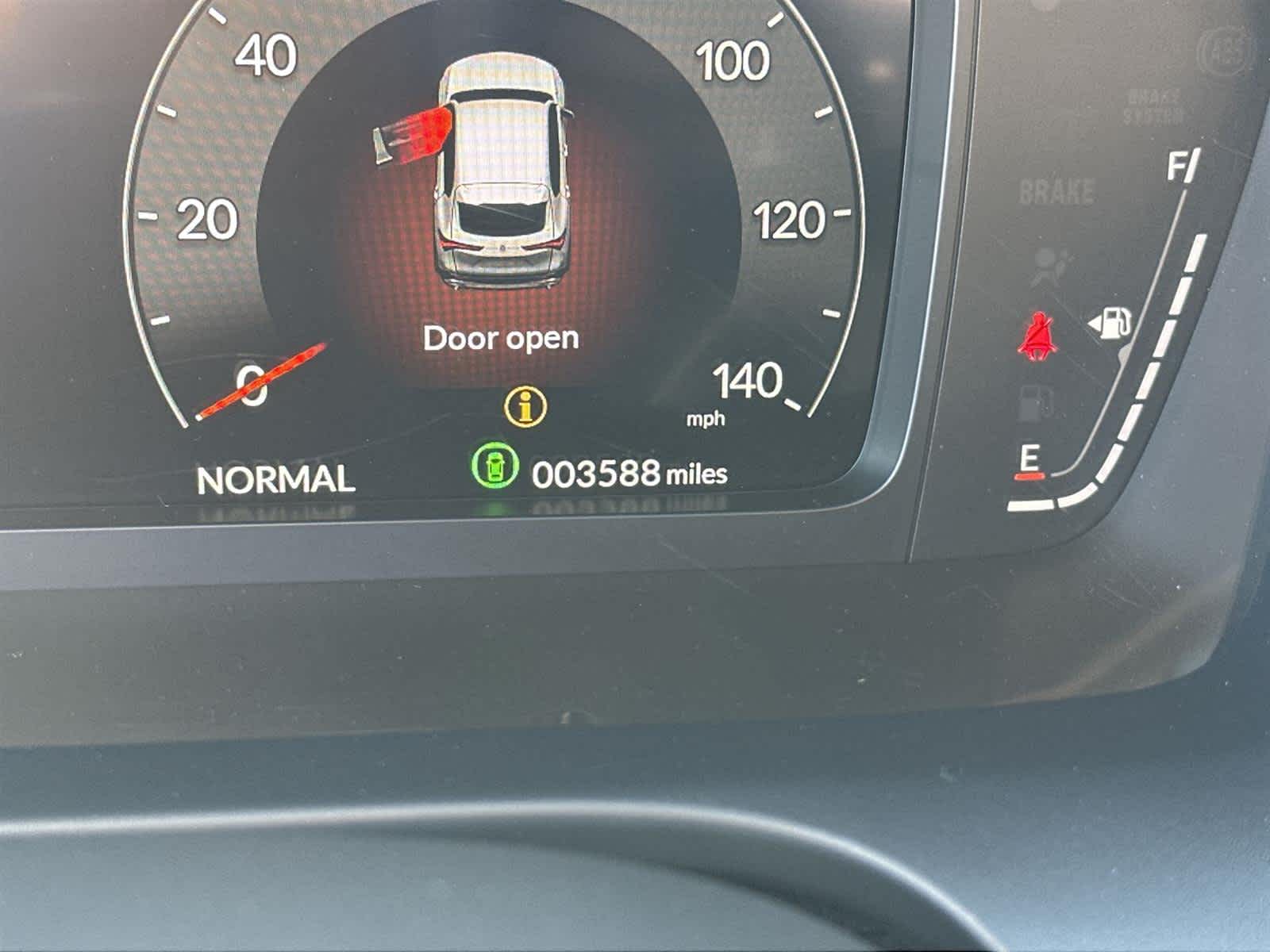 Thumbnail: 2025 Acura ADX - 18