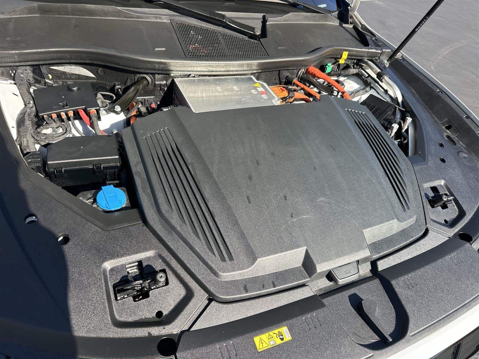 Thumbnail: 2022 Audi e-tron - 9