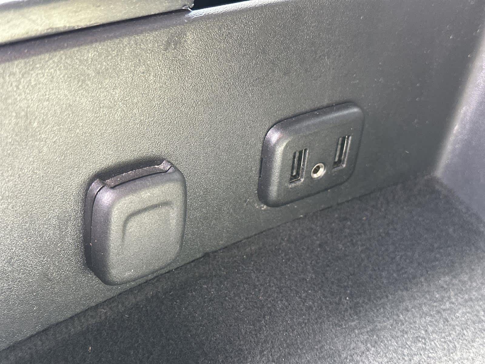 Thumbnail: 2016 Chevrolet Silverado 1500 - 27