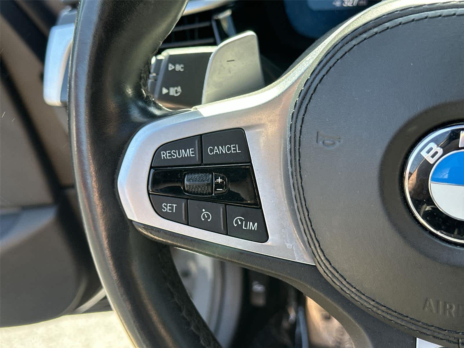 Thumbnail: 2021 BMW 5 Series - 34