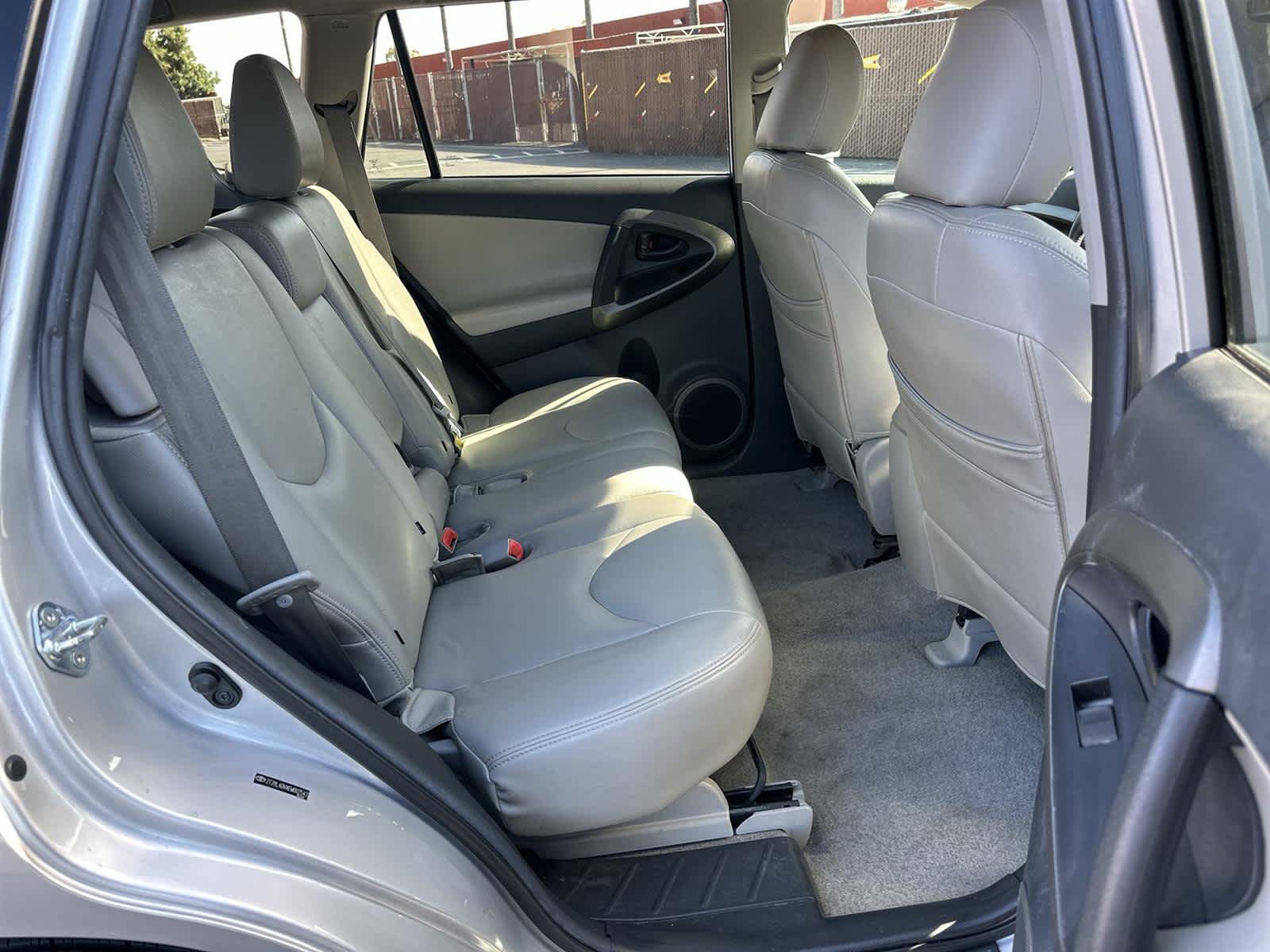 Thumbnail: 2014 Toyota RAV4 - 13