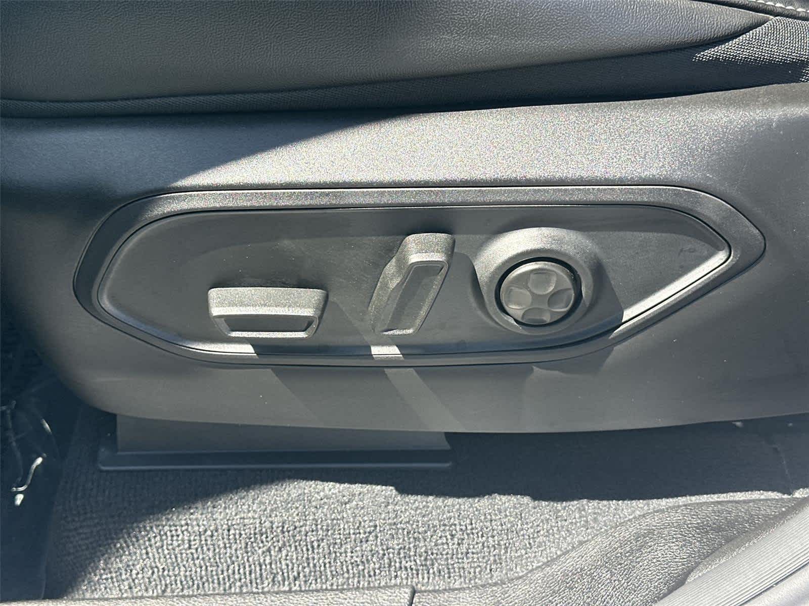 Thumbnail: 2026 Jeep Grand Cherokee - 23