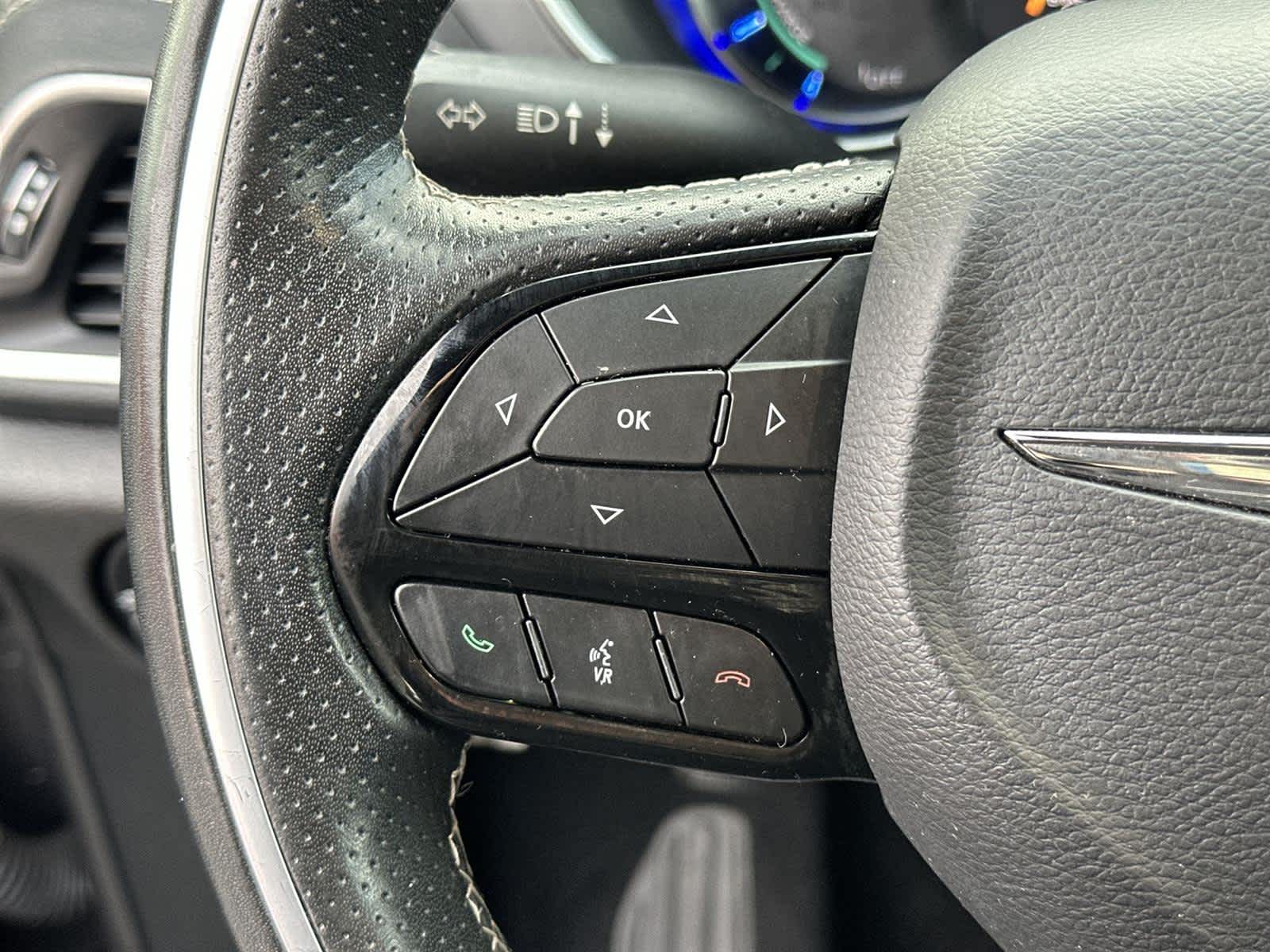 Thumbnail: 2020 Chrysler Pacifica - 24