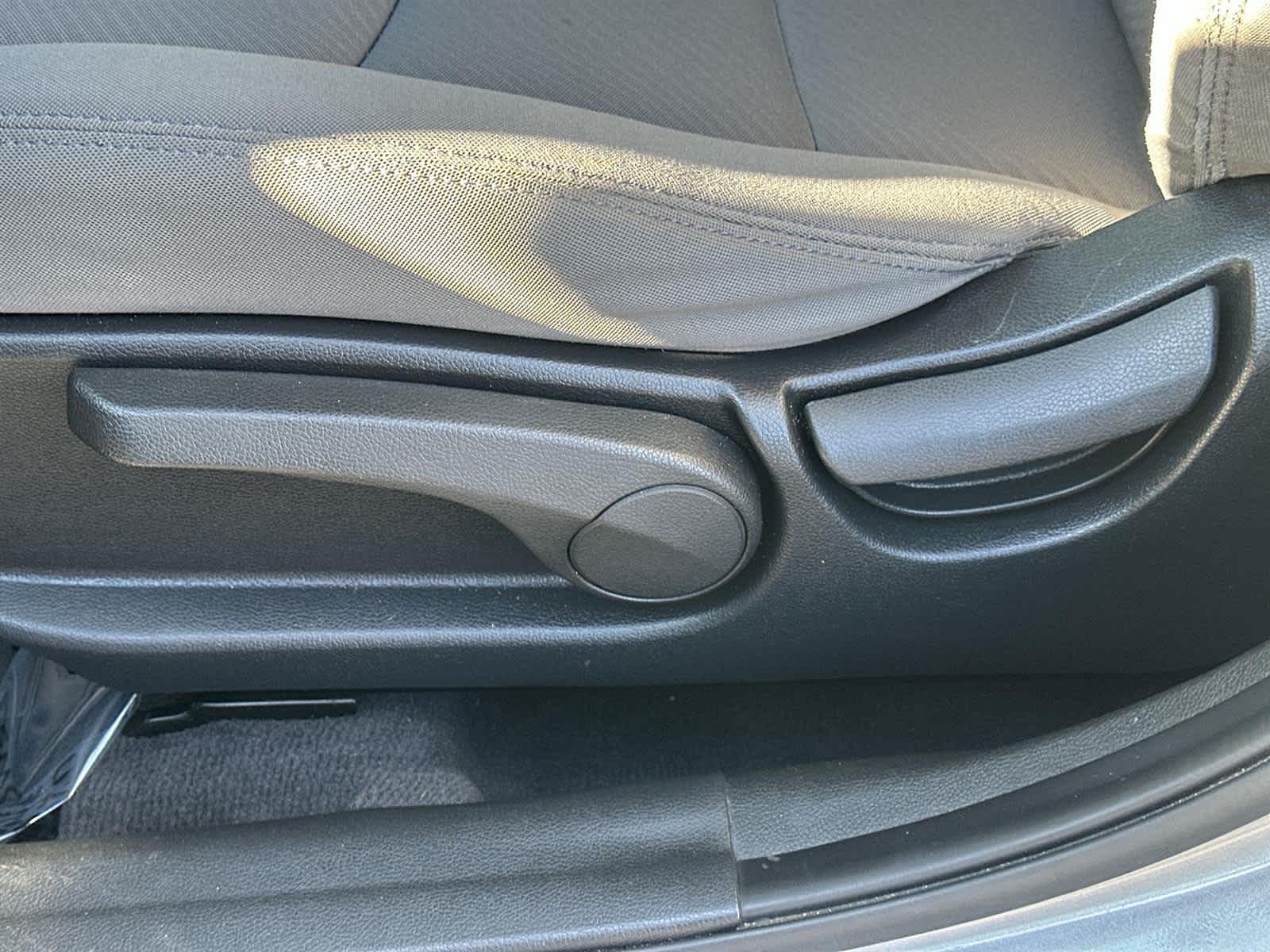 Thumbnail: 2011 Hyundai Elantra - 23