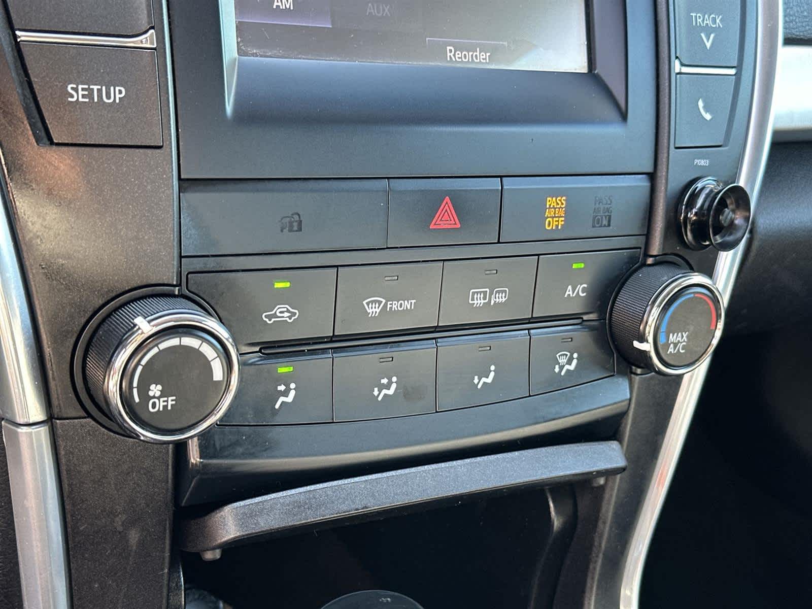 Thumbnail: 2015 Toyota Camry - 25