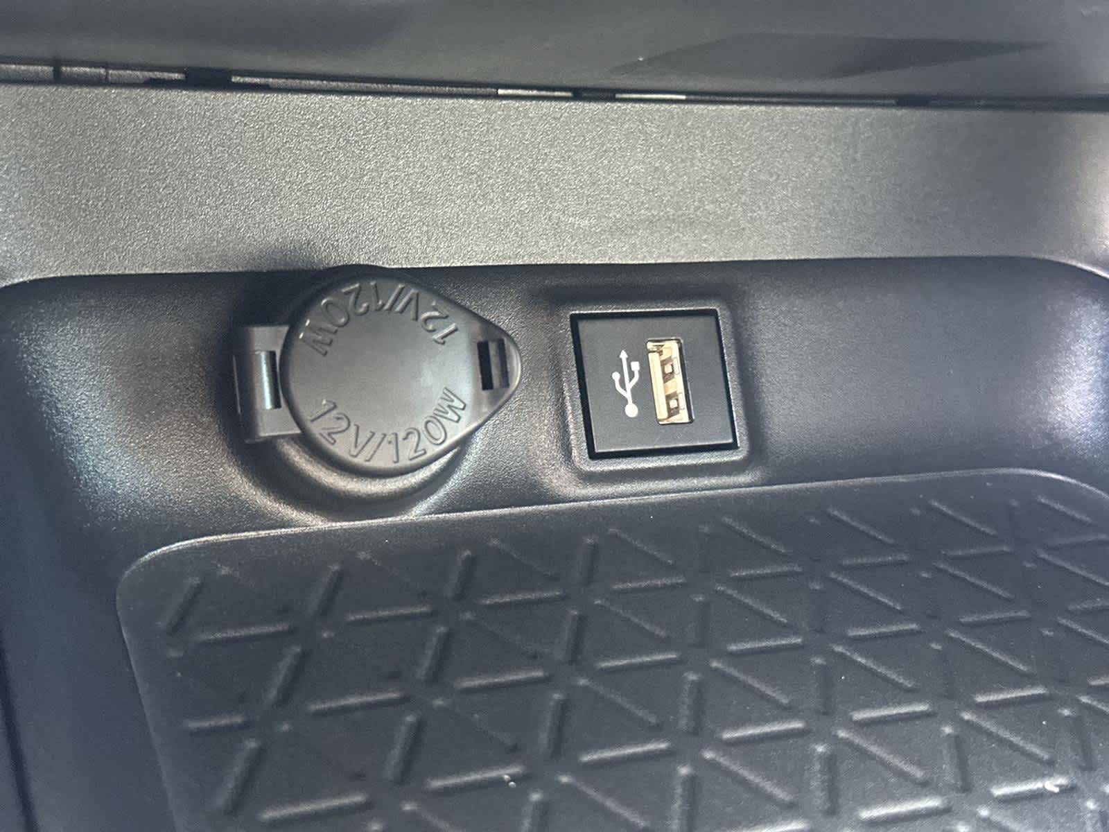 Thumbnail: 2025 Toyota RAV4 - 26