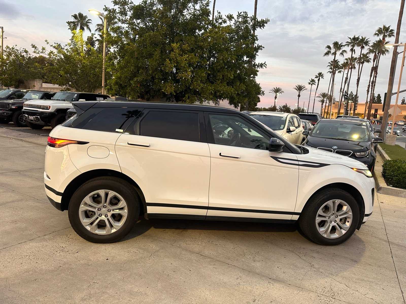 Thumbnail: 2020 Land Rover Range Rover Evoque - 6