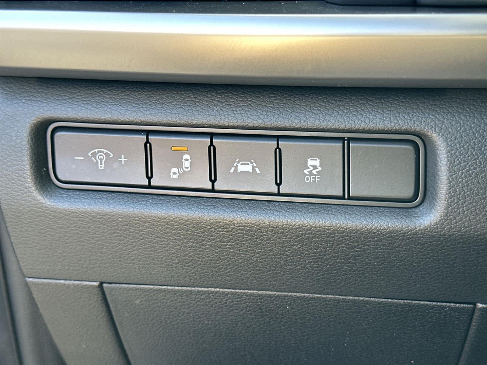 Thumbnail: 2020 Kia Telluride - 29