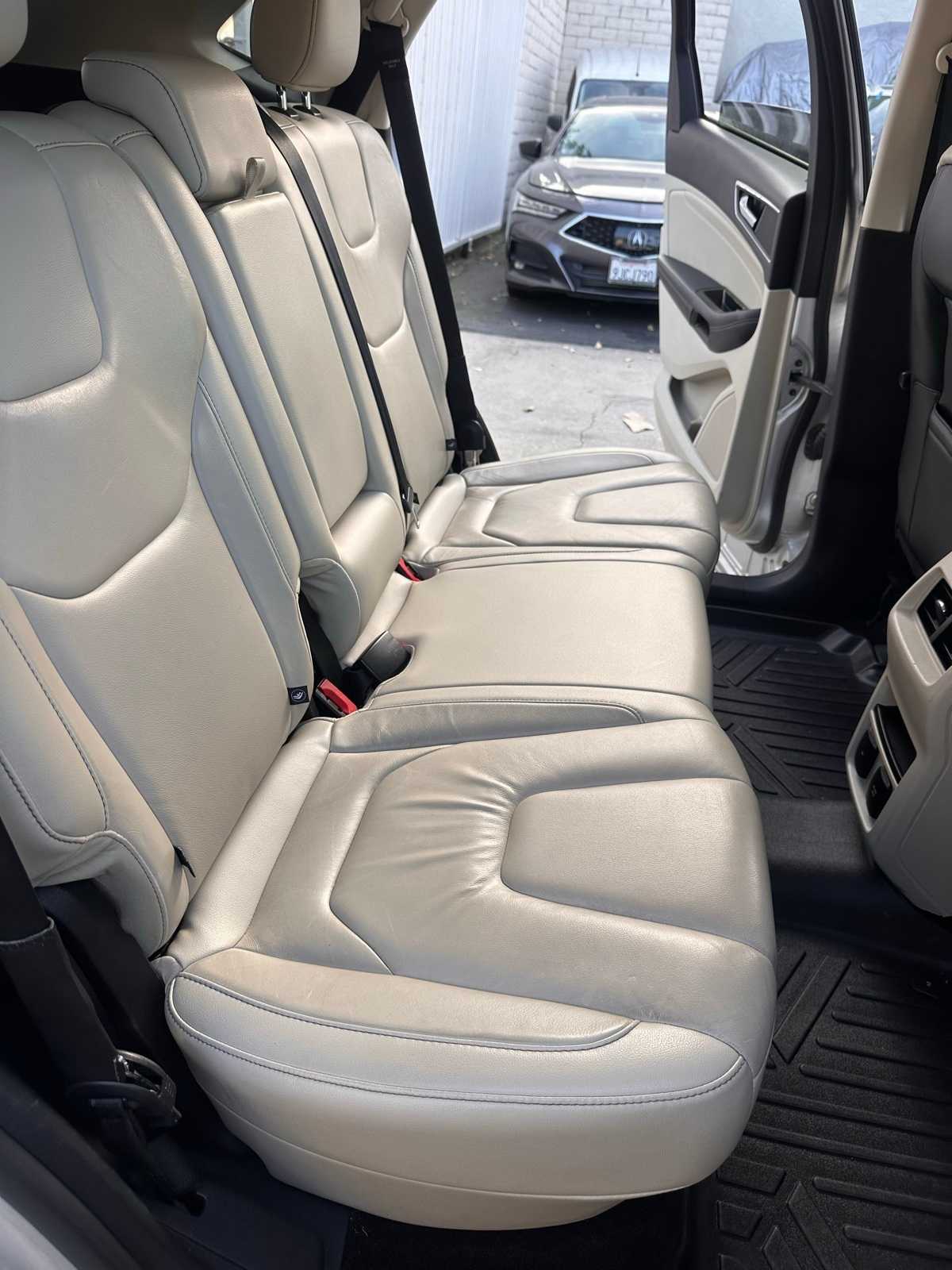 Thumbnail: 2016 Ford Edge - 13