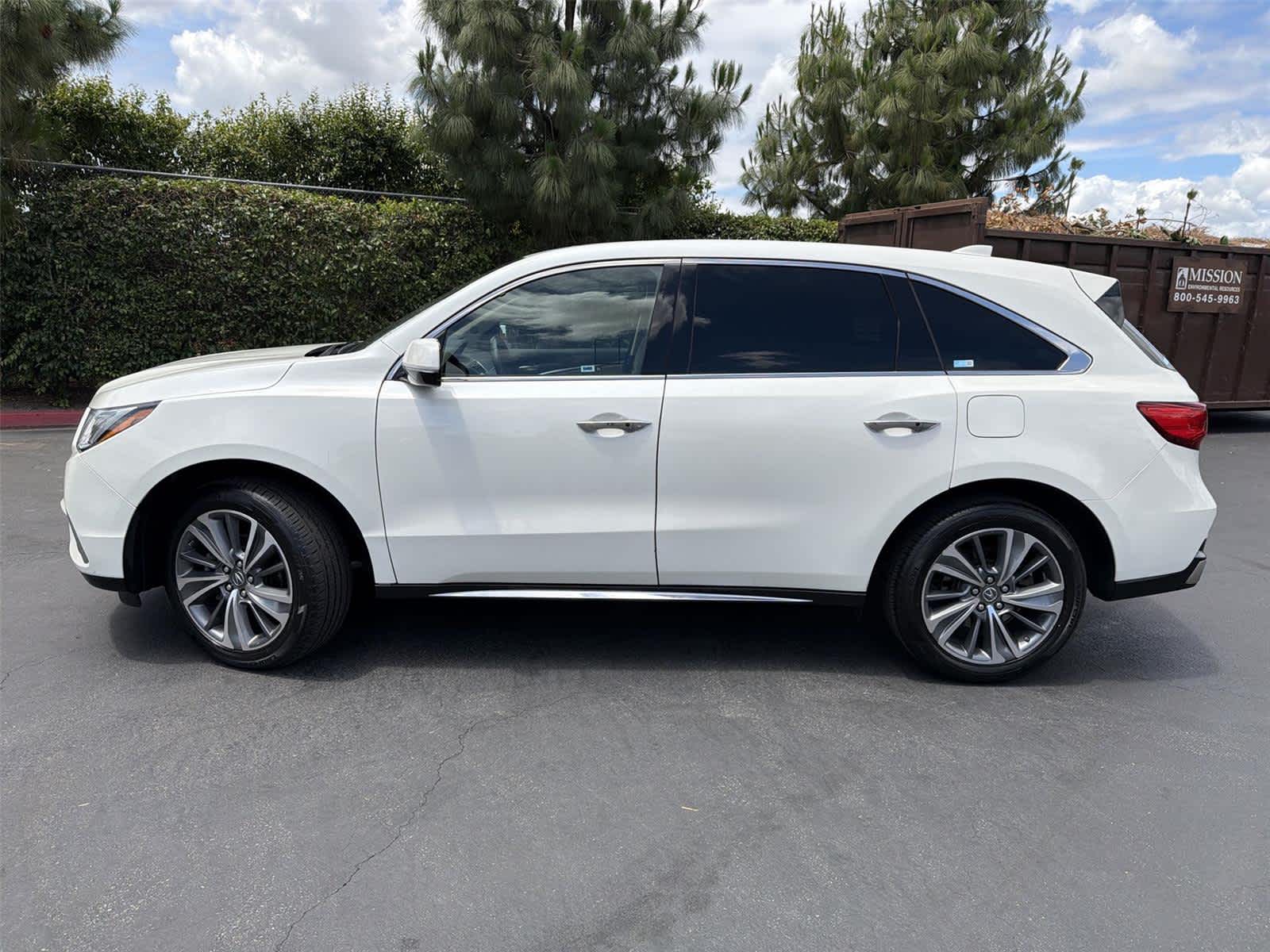 Thumbnail: 2017 Acura MDX - 3