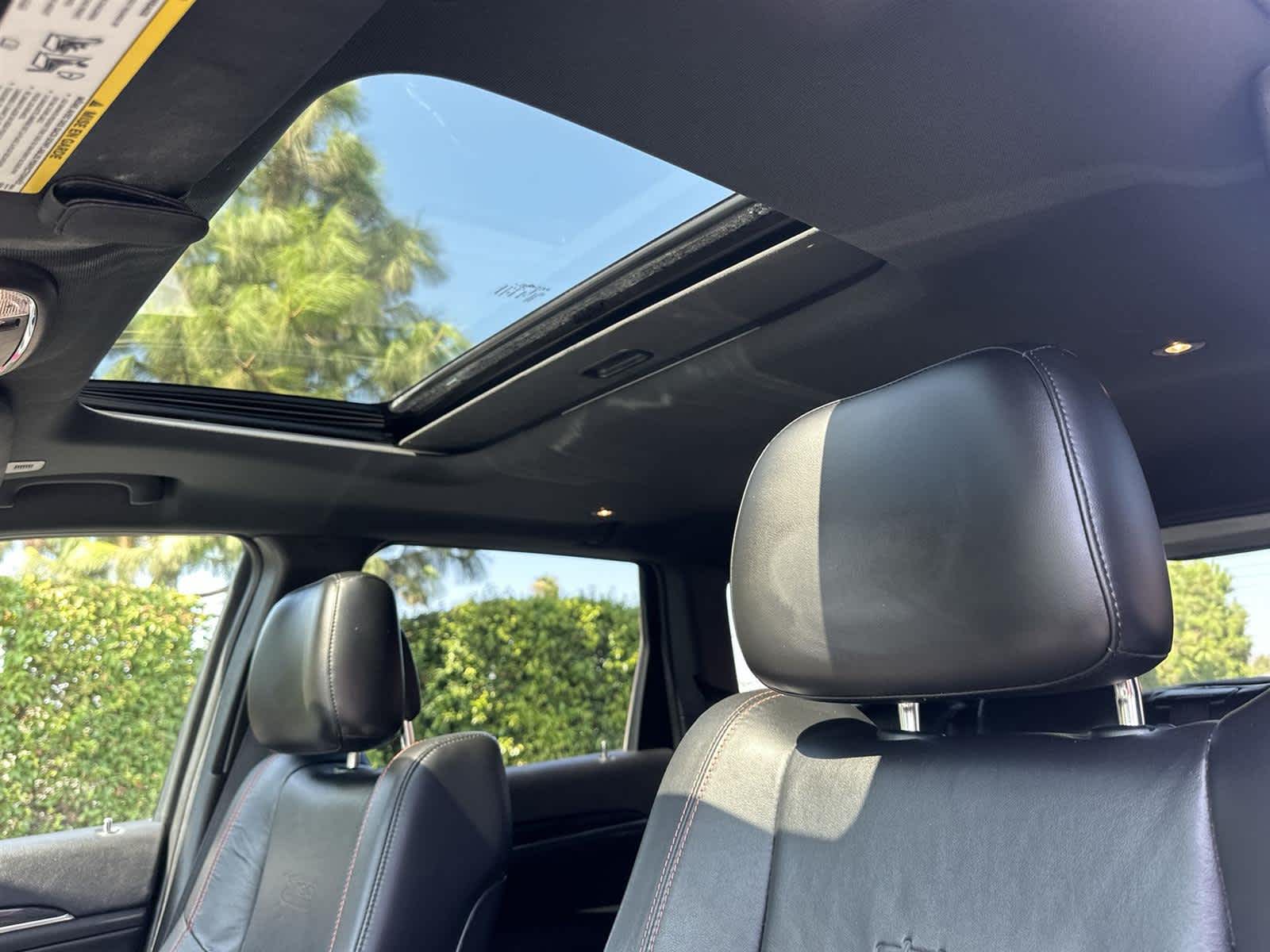 Thumbnail: 2017 Jeep Grand Cherokee - 31