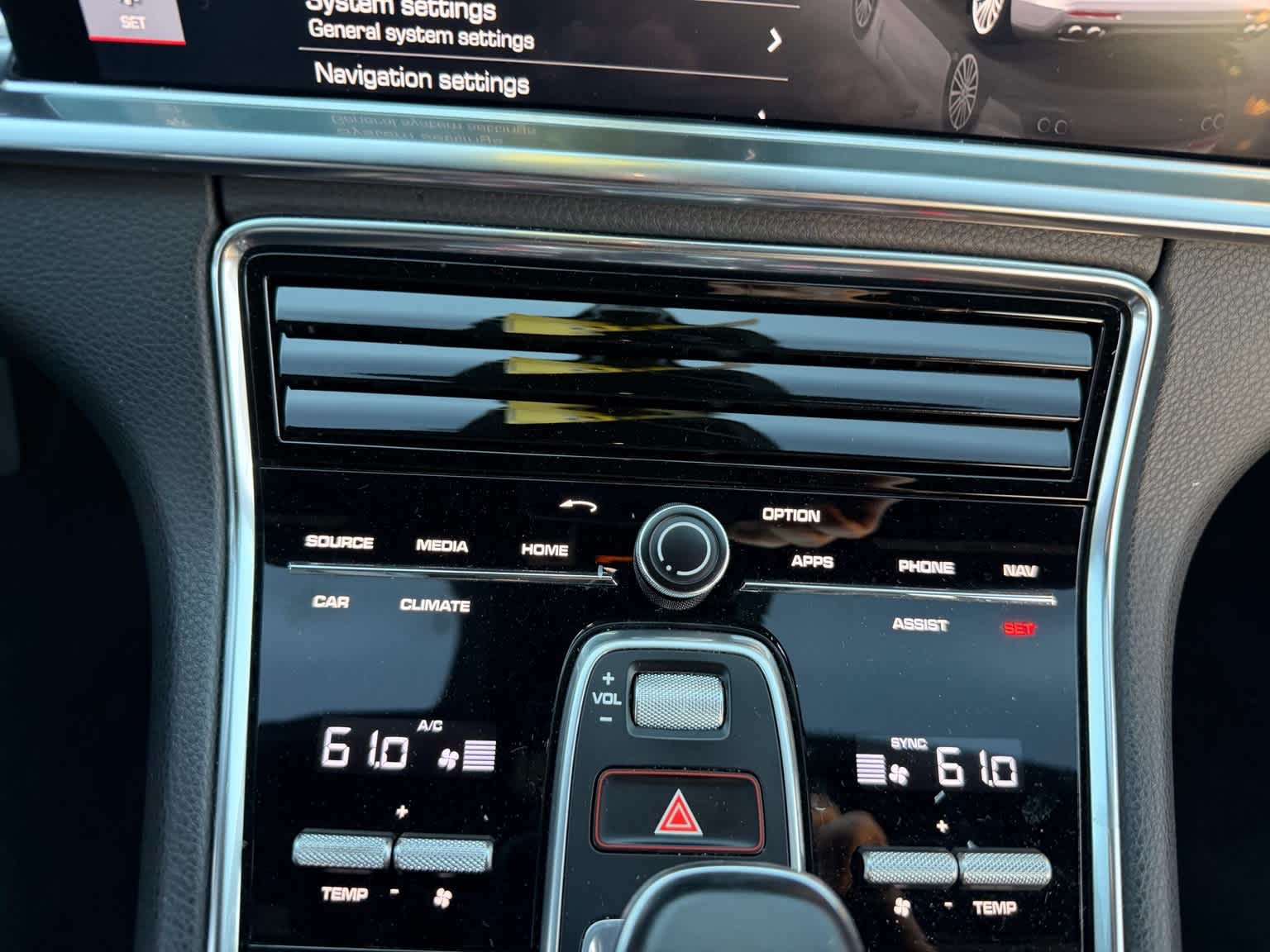 Thumbnail: 2020 Porsche Panamera - 15