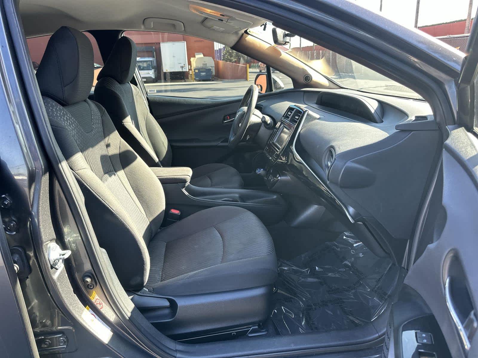 Thumbnail: 2016 Toyota Prius - 14