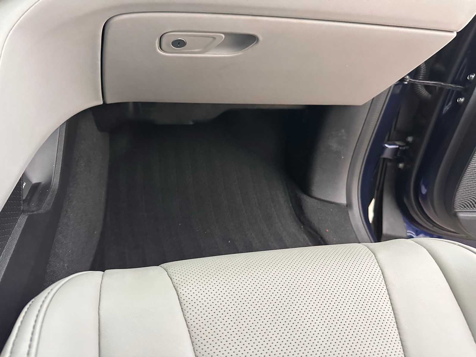 Thumbnail: 2023 Acura MDX - 23