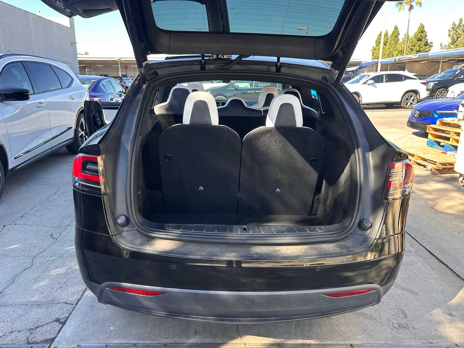 Thumbnail: 2018 Tesla Model X - 11