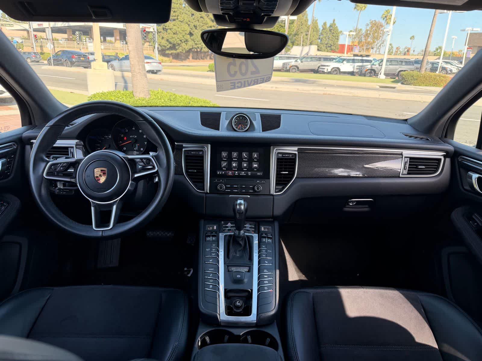 Thumbnail: 2018 Porsche Macan - 18