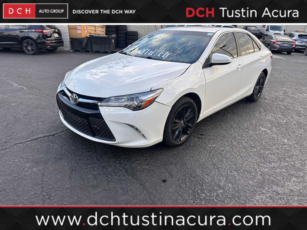 Used 2016 Toyota Camry SE Sedan