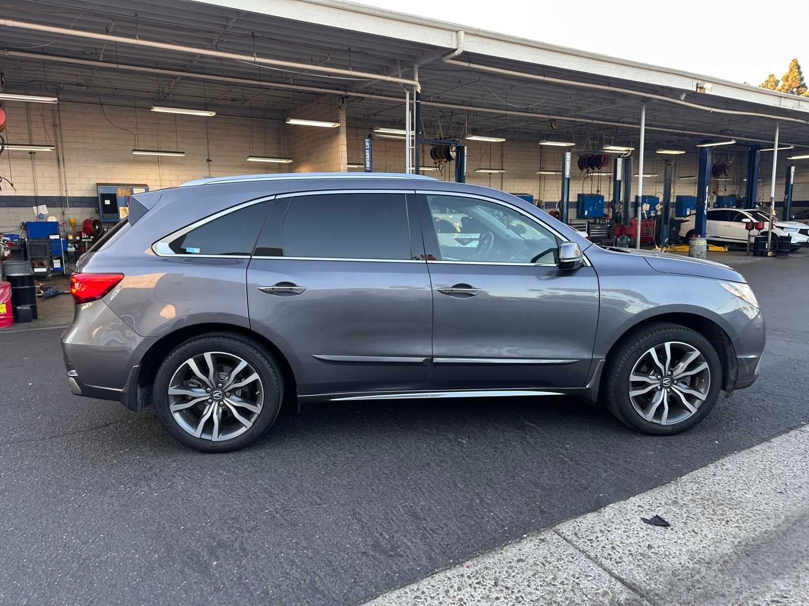 Thumbnail: 2019 Acura MDX - 12