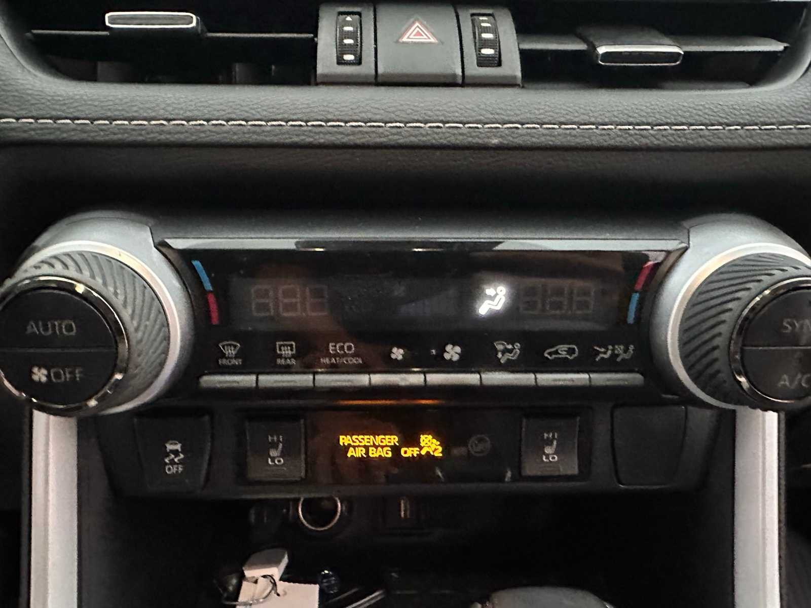 Thumbnail: 2022 Toyota RAV4 - 18