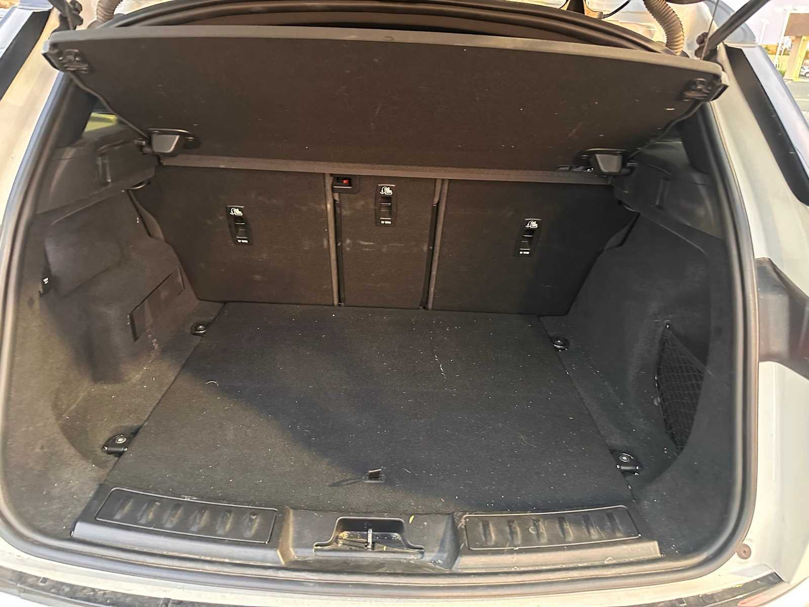 Thumbnail: 2020 Land Rover Range Rover Evoque - 10