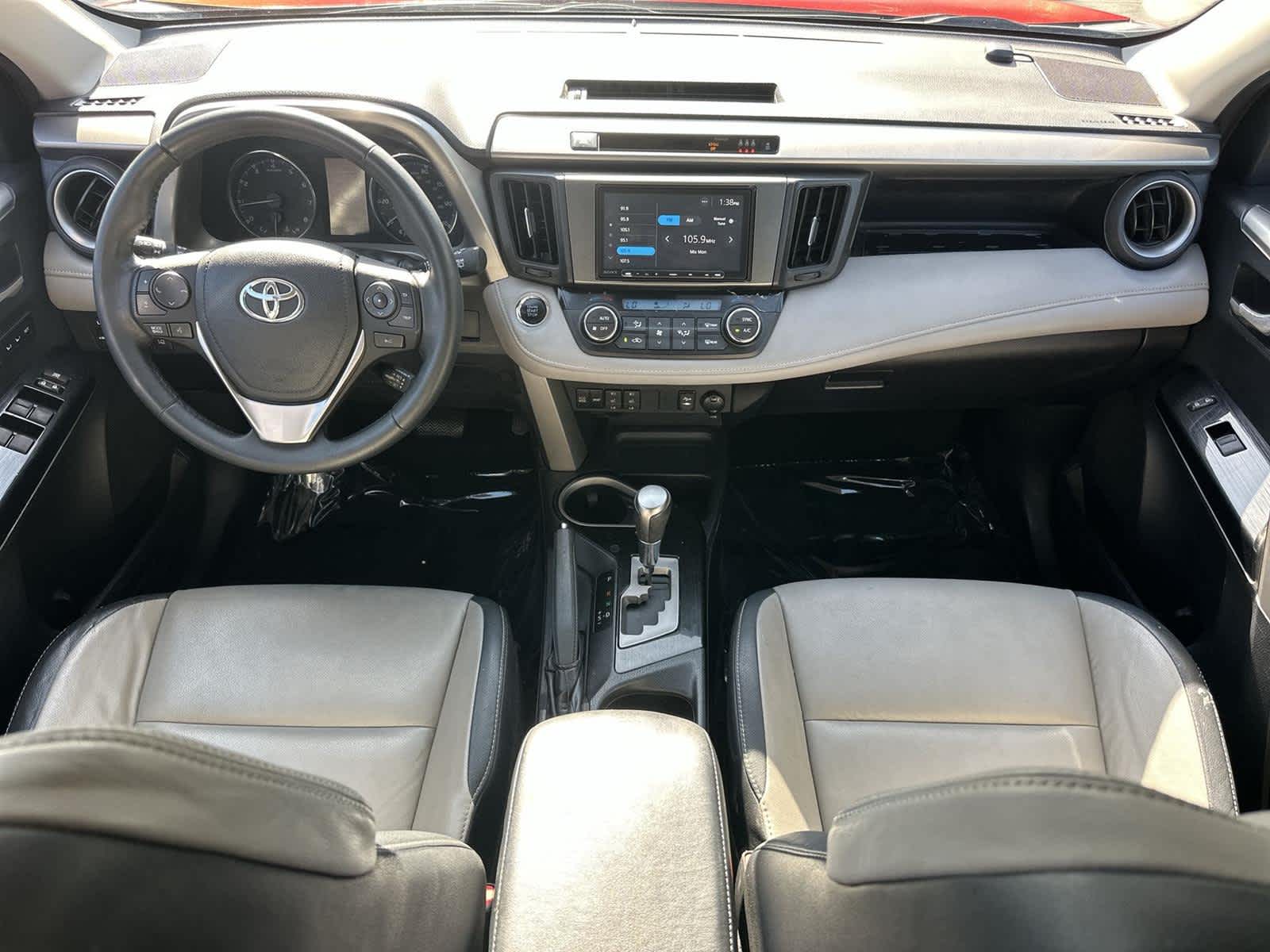 Thumbnail: 2017 Toyota RAV4 - 10