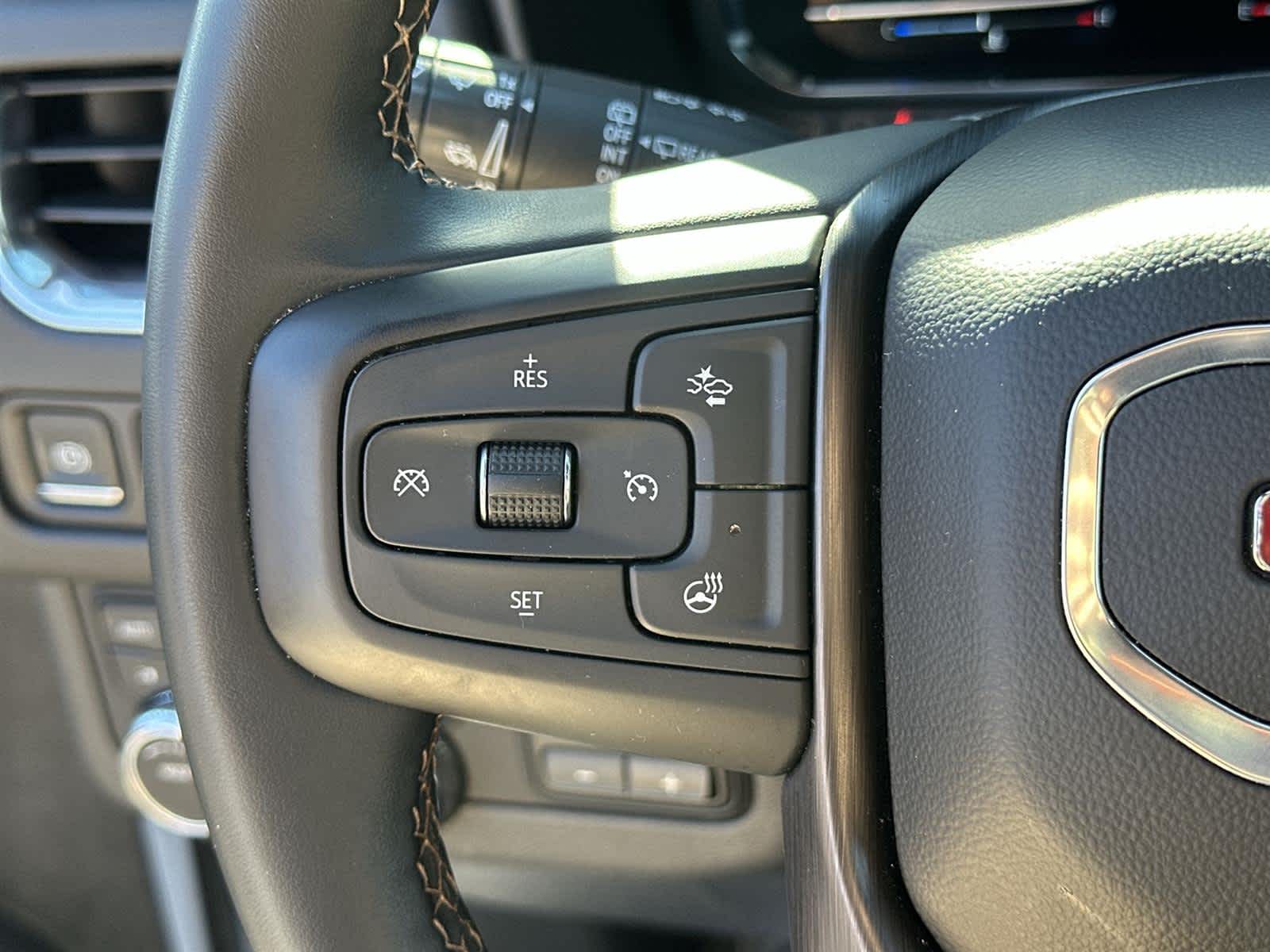 Thumbnail: 2023 GMC Yukon - 24