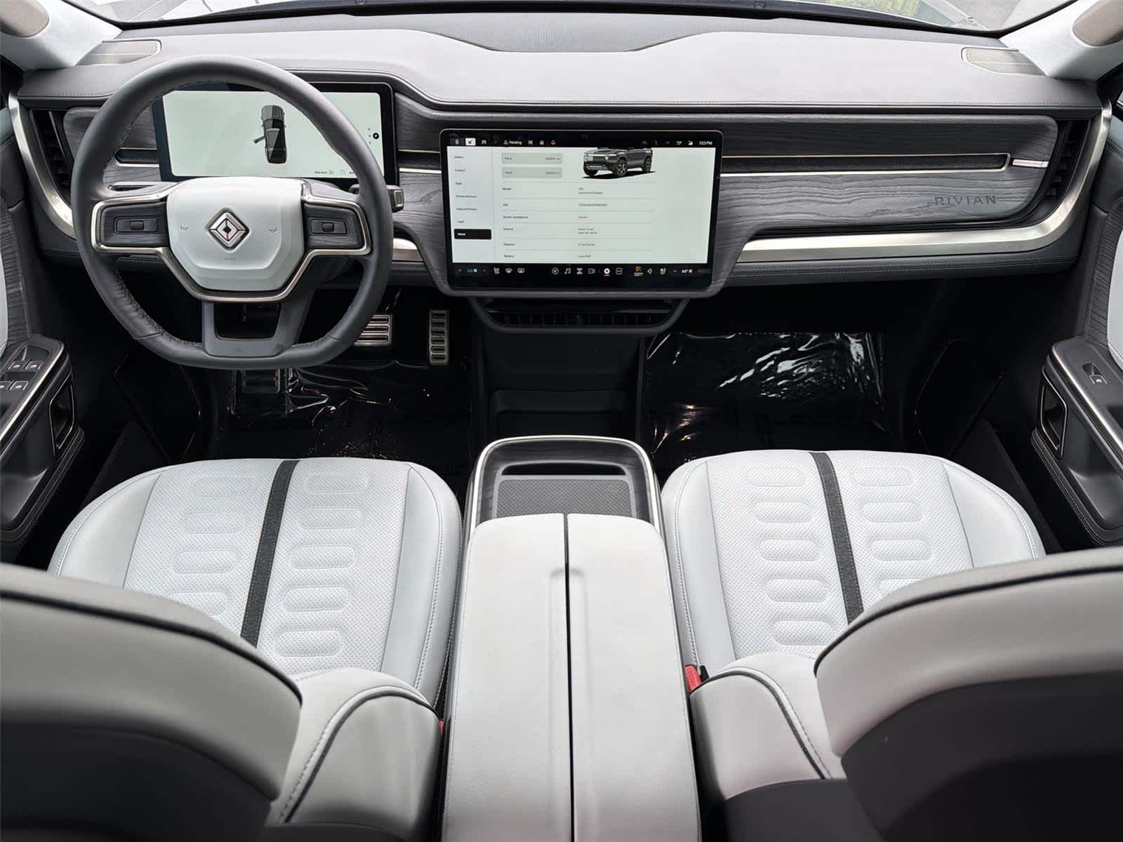 Thumbnail: 2023 Rivian R1S - 10