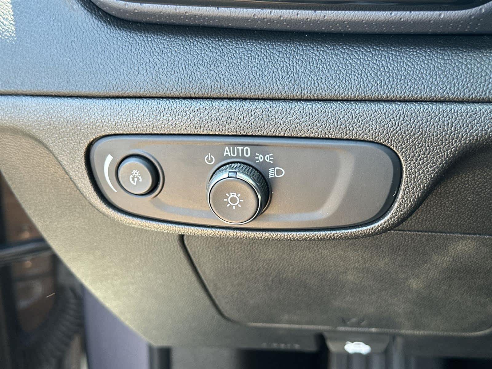 Thumbnail: 2023 Chevrolet Bolt EUV - 28