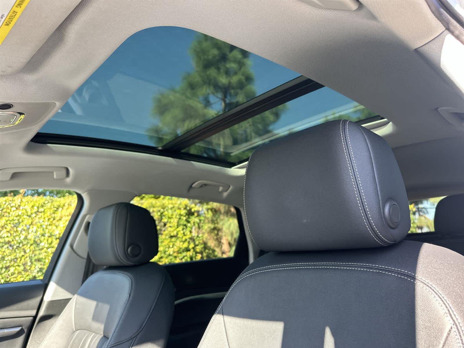 Thumbnail: 2022 Audi e-tron - 32