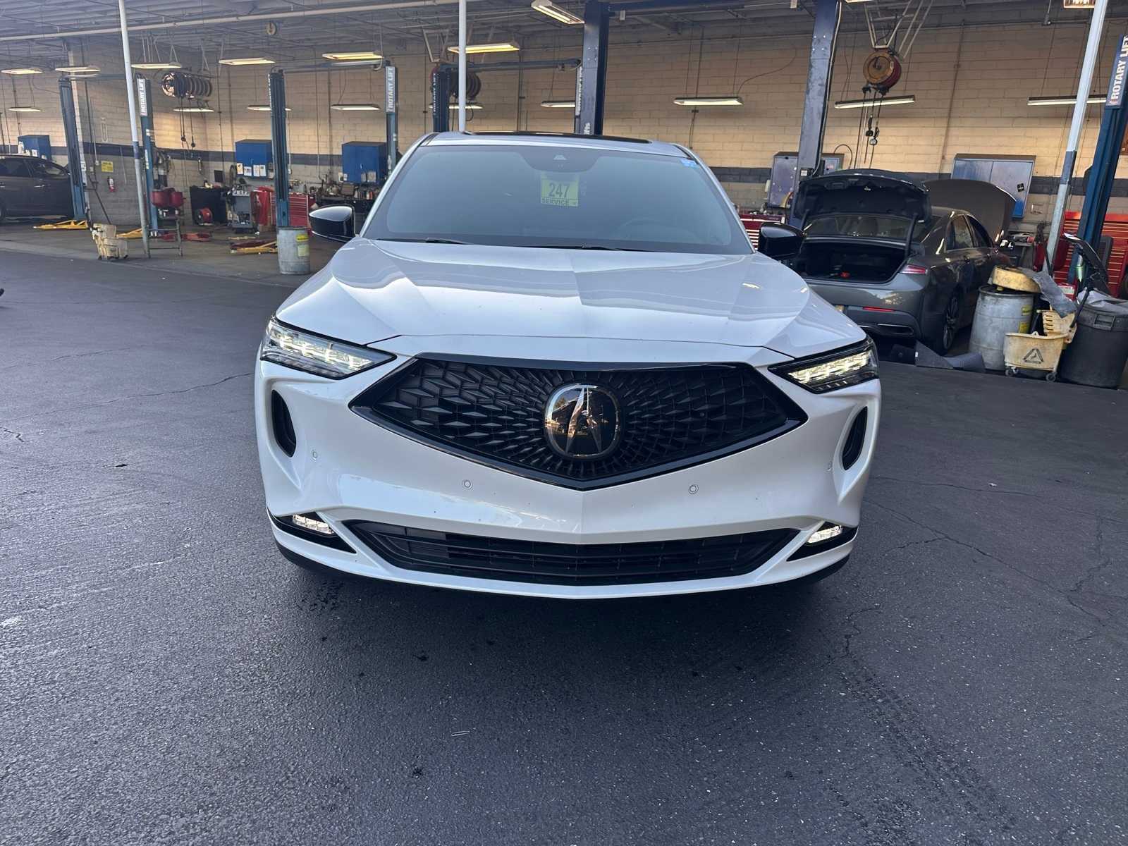 Thumbnail: 2023 Acura MDX - 8