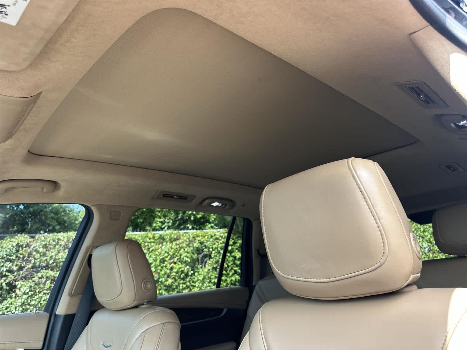 Thumbnail: 2020 Cadillac XT6 - 30