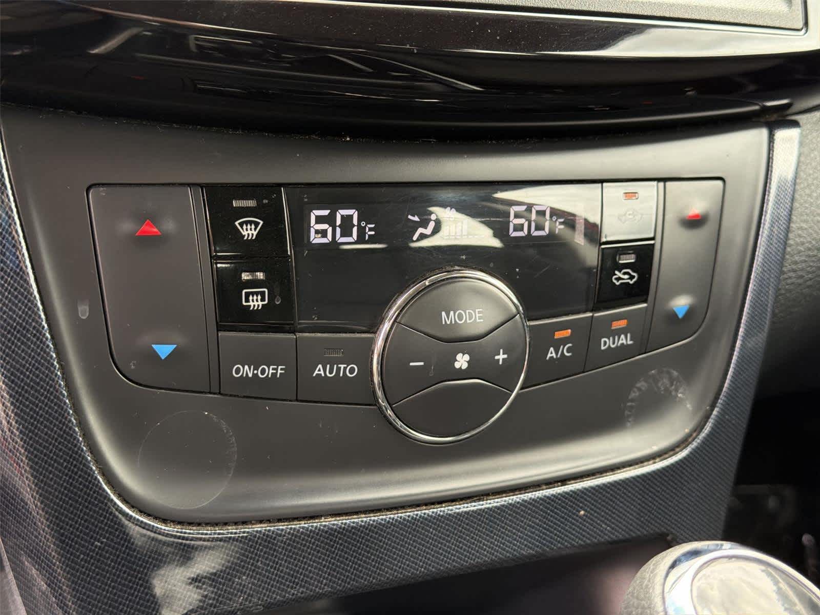 Thumbnail: 2019 Nissan Sentra - 34