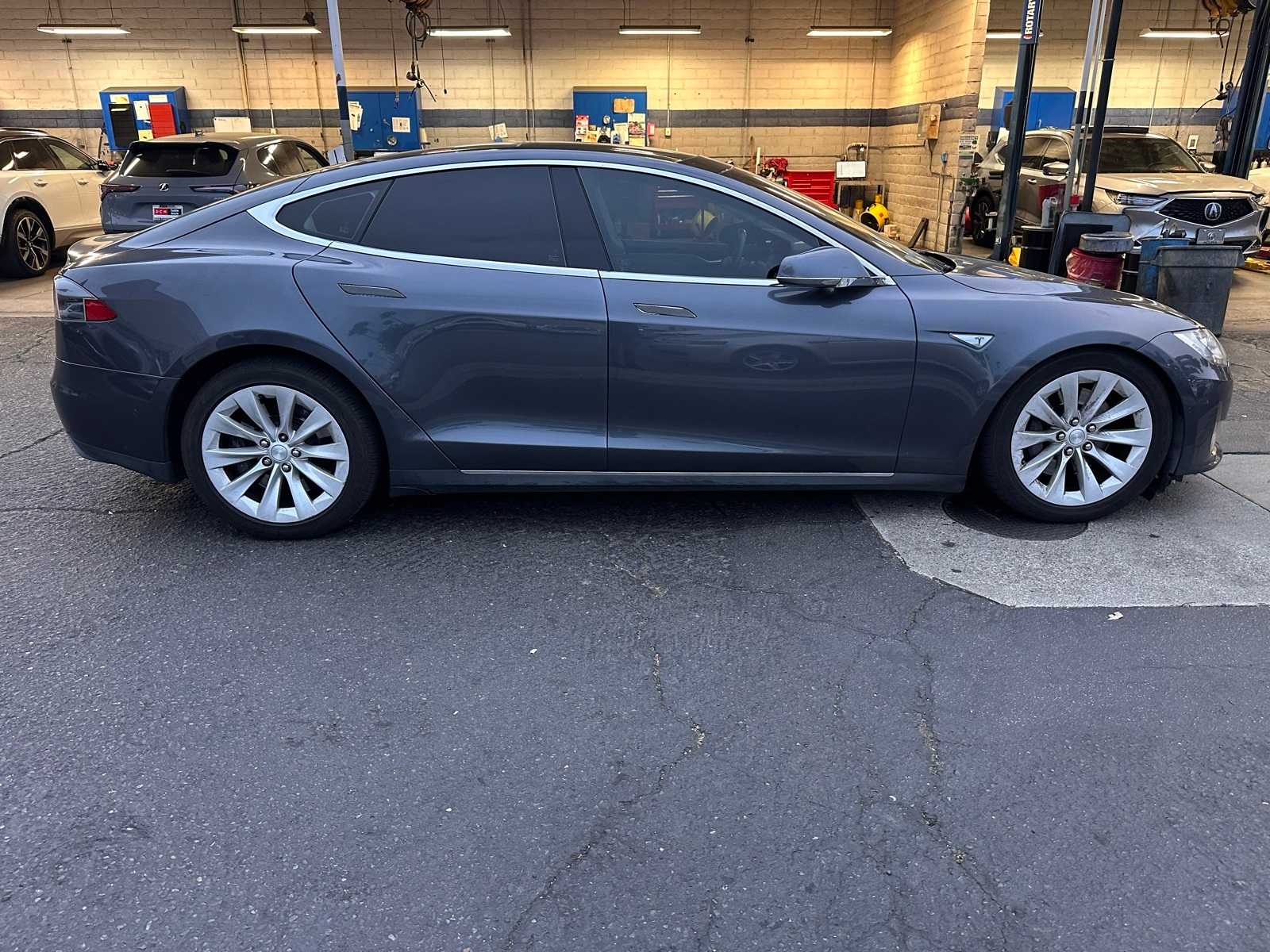 Thumbnail: 2016 Tesla Model S - 6