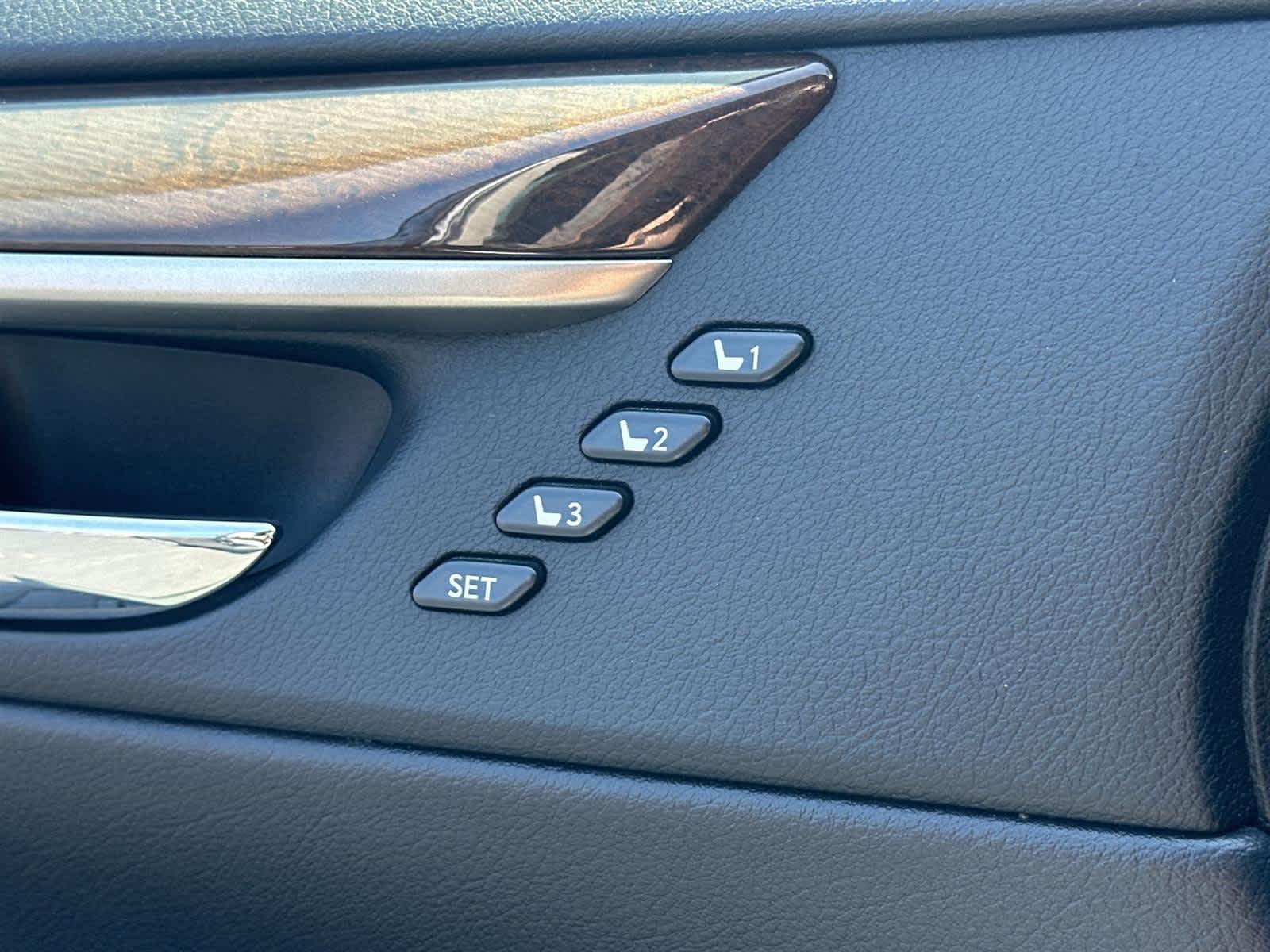 Thumbnail: 2014 Lexus ES - 30
