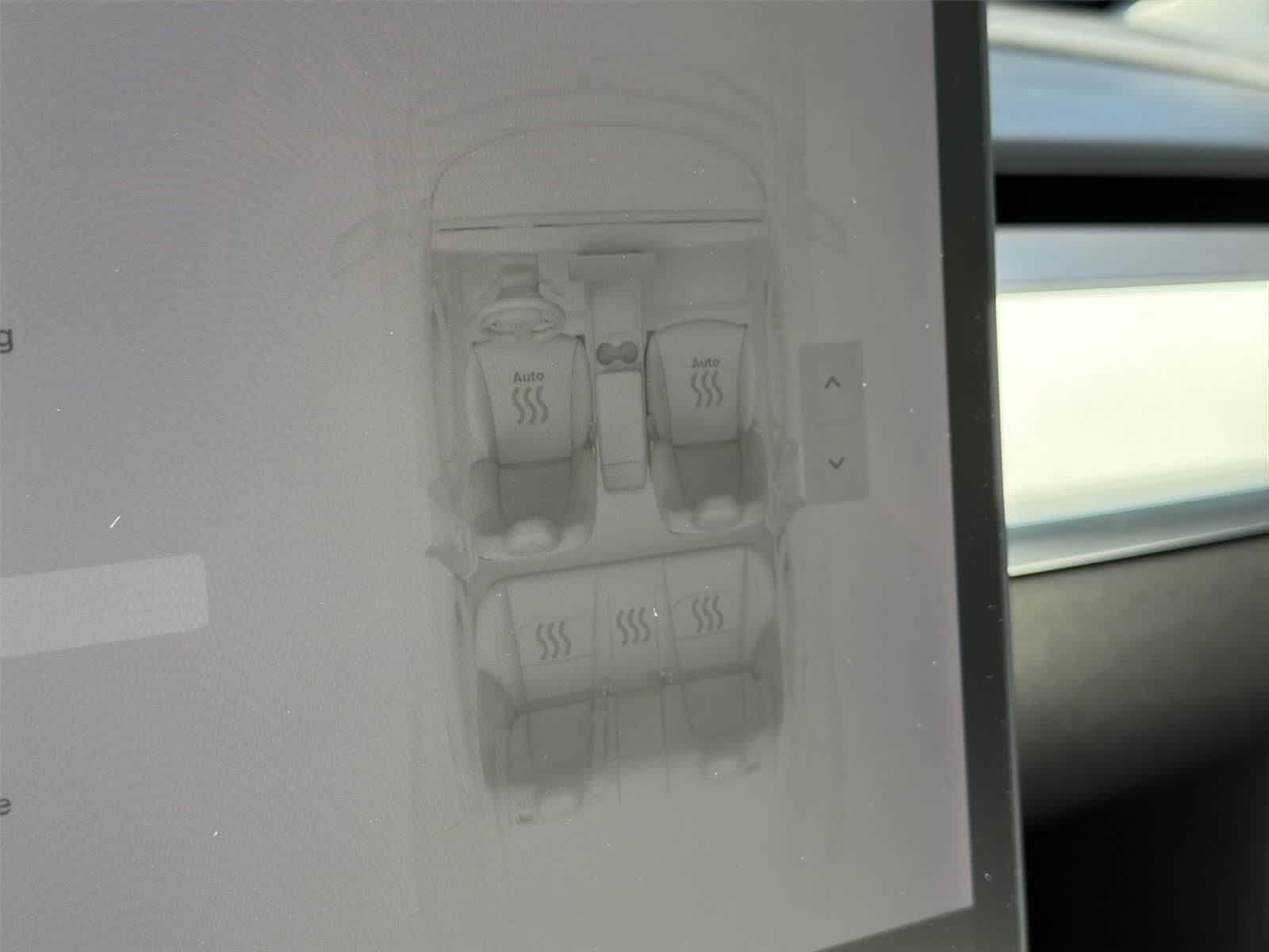 Thumbnail: 2022 Tesla Model 3 - 41