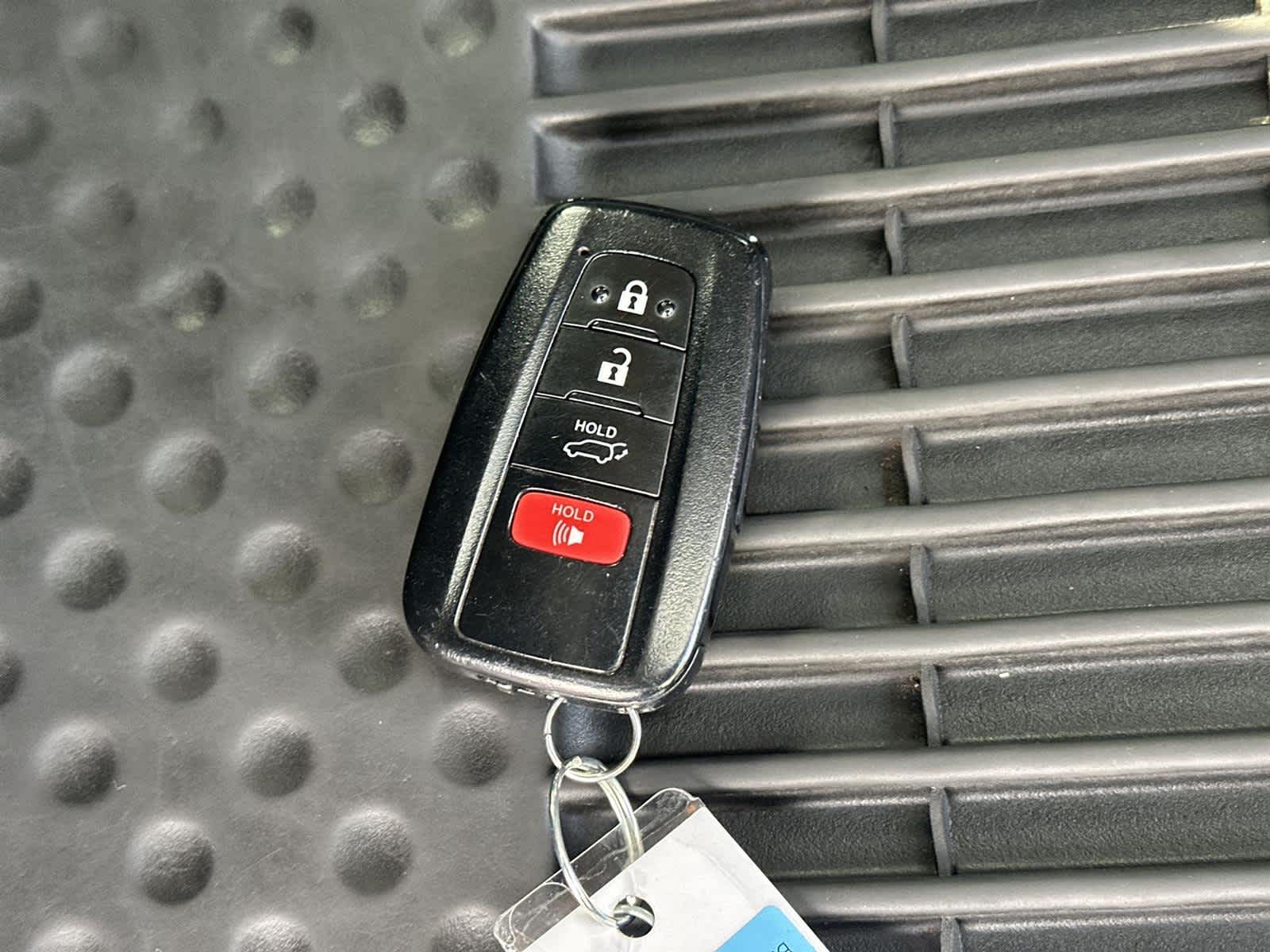 Thumbnail: 2022 Toyota Highlander - 21