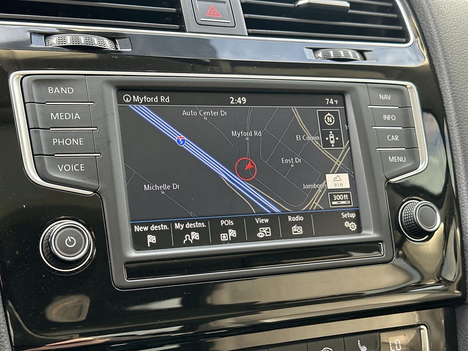 Thumbnail: 2017 Volkswagen Golf - 17